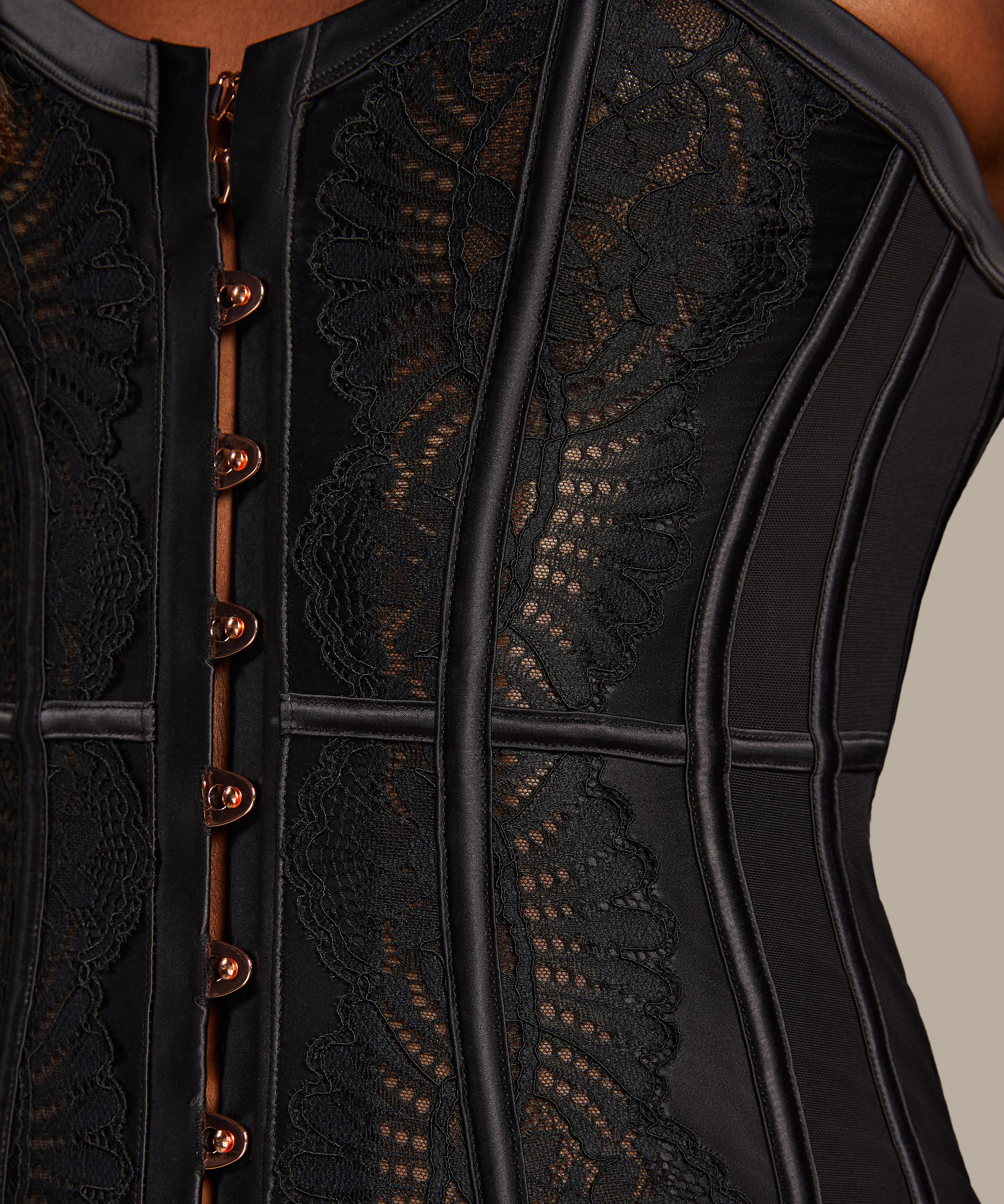 Bustier Akelei, Vert, main