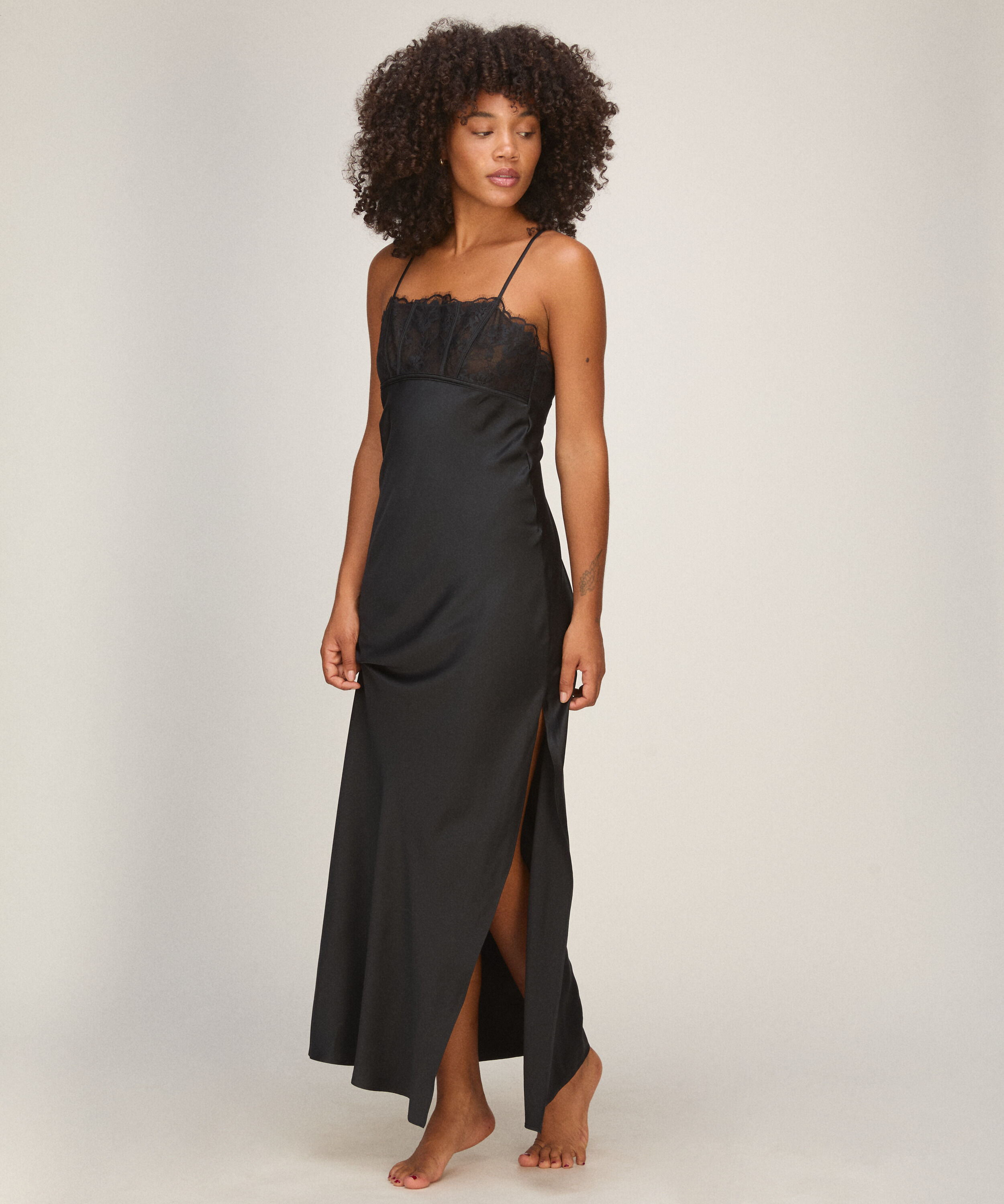 Nuisette Longue Lana, Noir