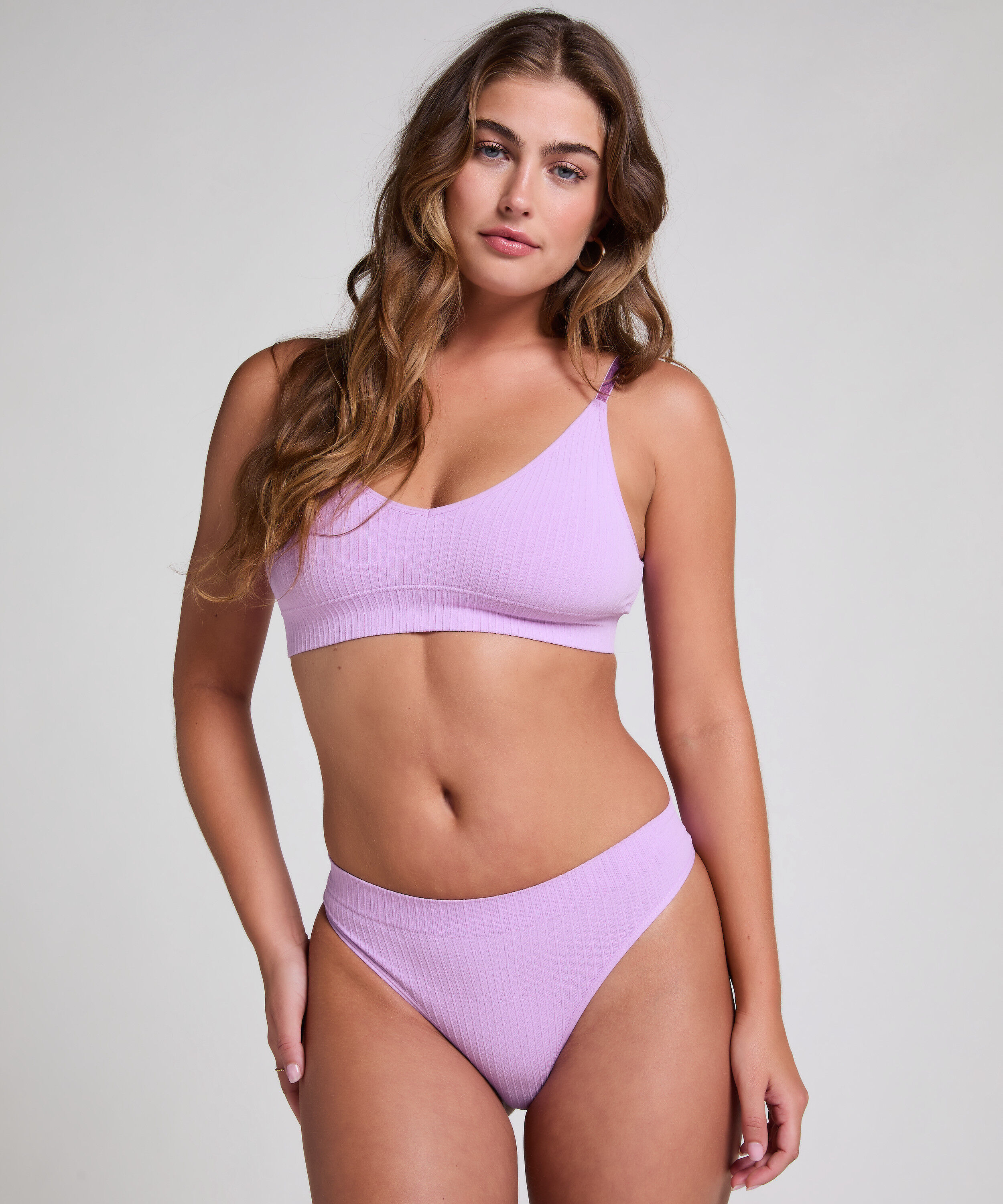 String échancré Dianne, Violet String échancré Dianne, Violet