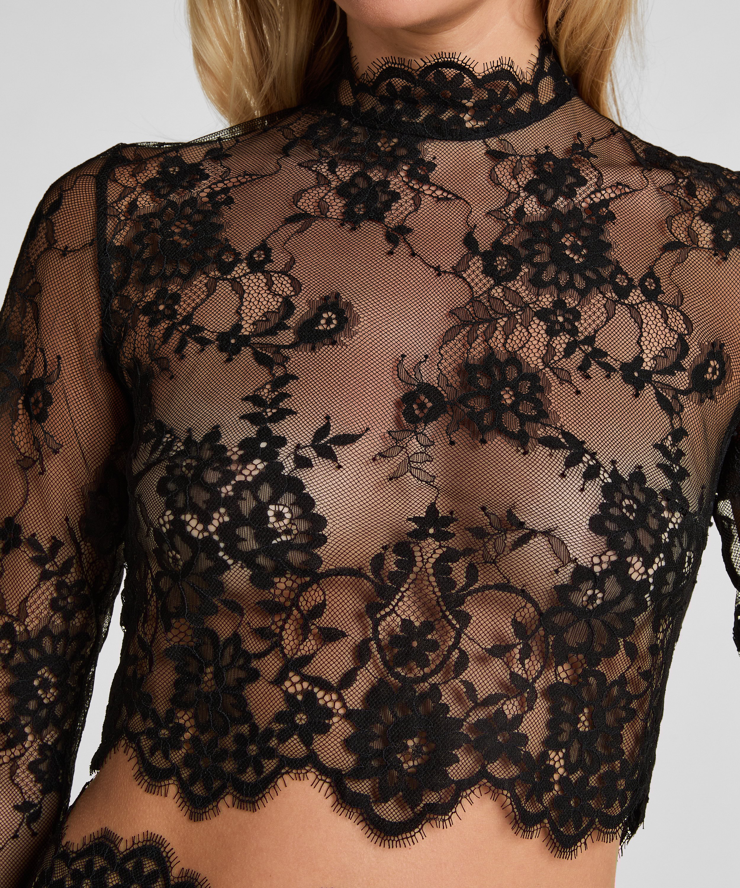 Haut Mya, Noir, main