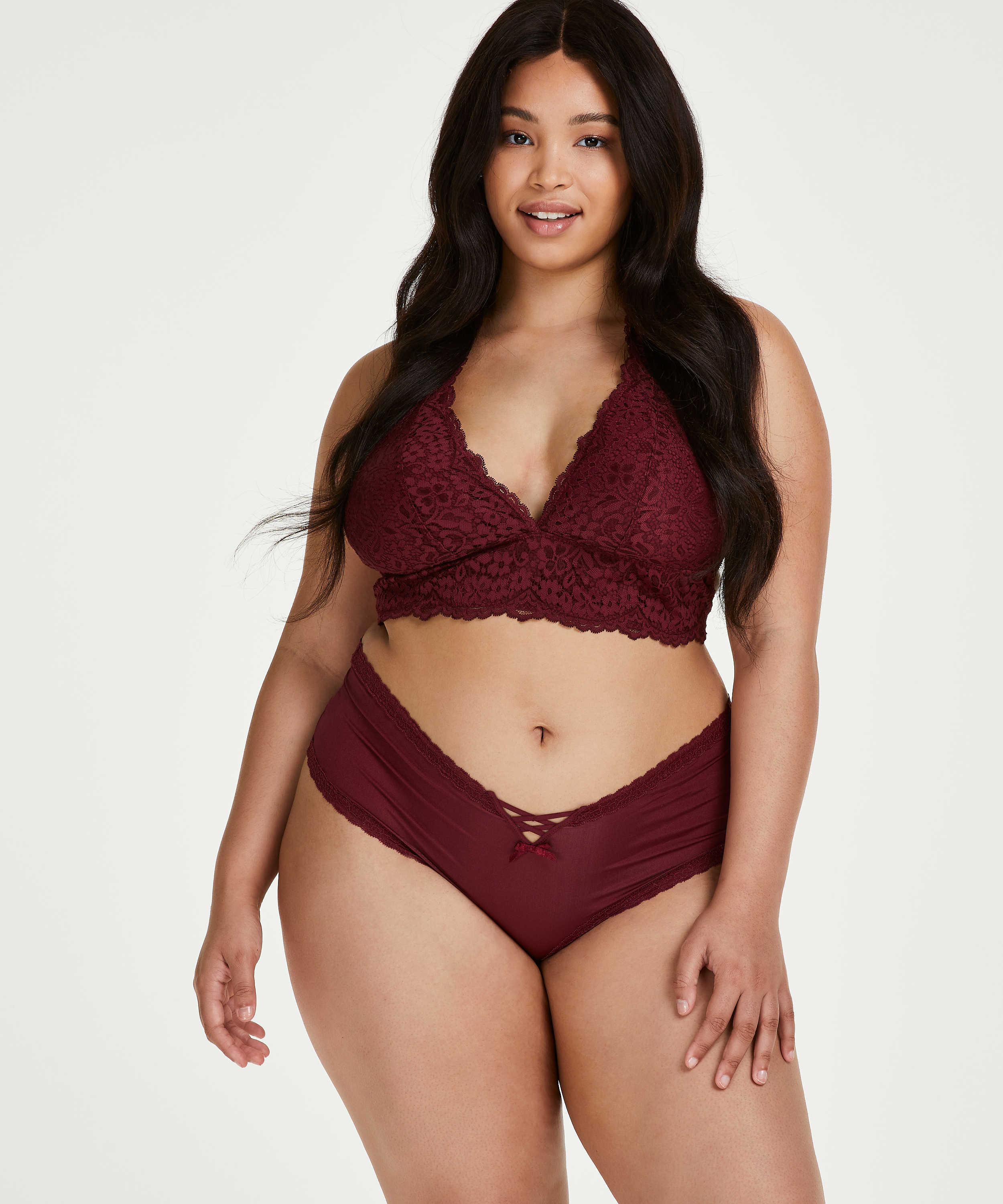 Slip brésilien en forme de V Vixen Curvy, Rouge, main