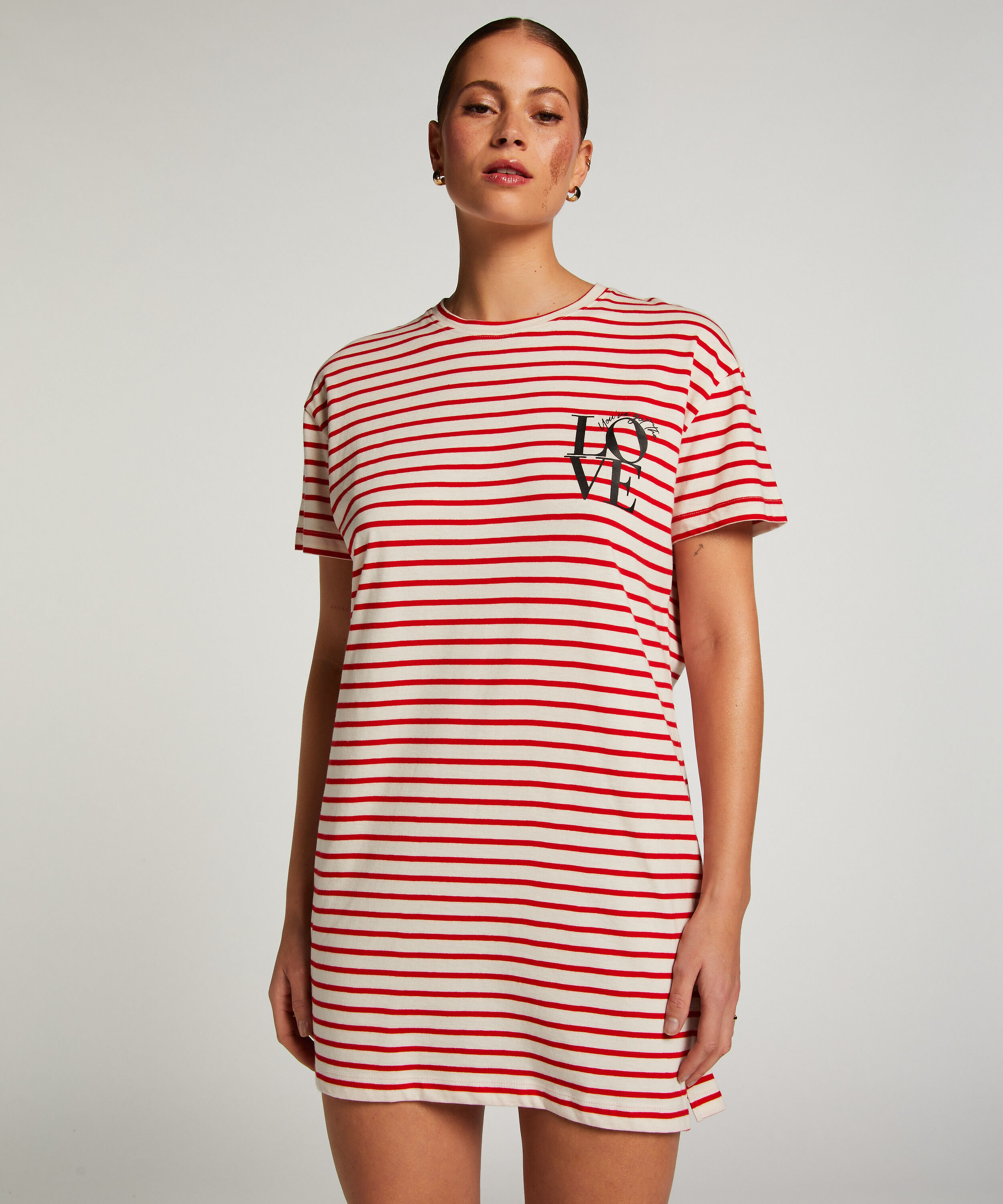 Chemise de nuit col rond, Rouge Chemise de nuit col rond, Rouge