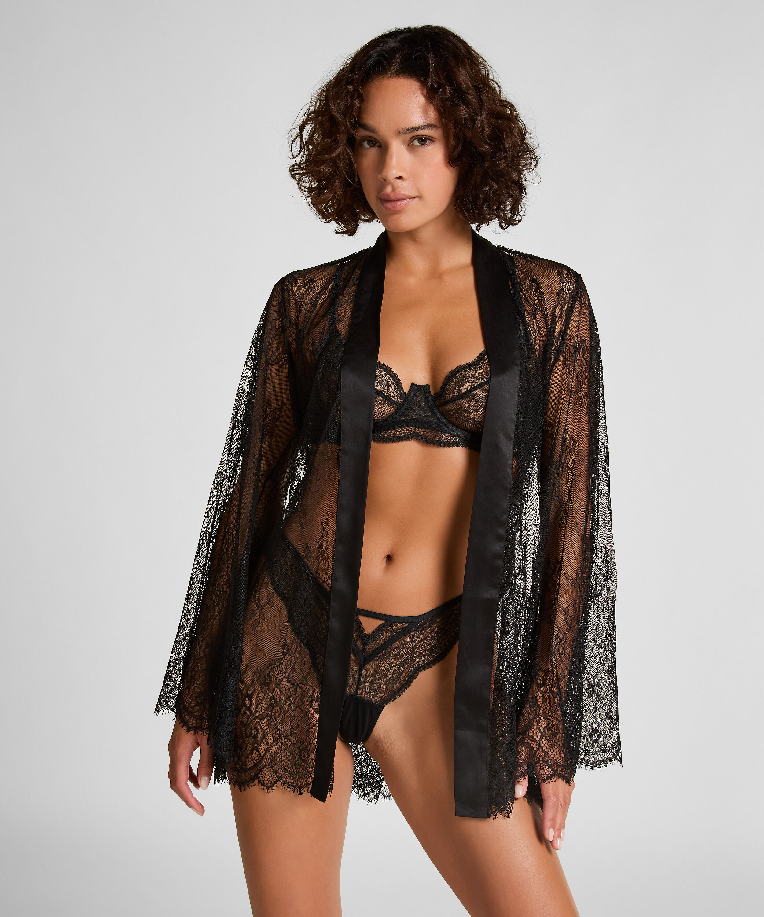 Kimono tout en dentelle, Noir Kimono tout en dentelle, Noir