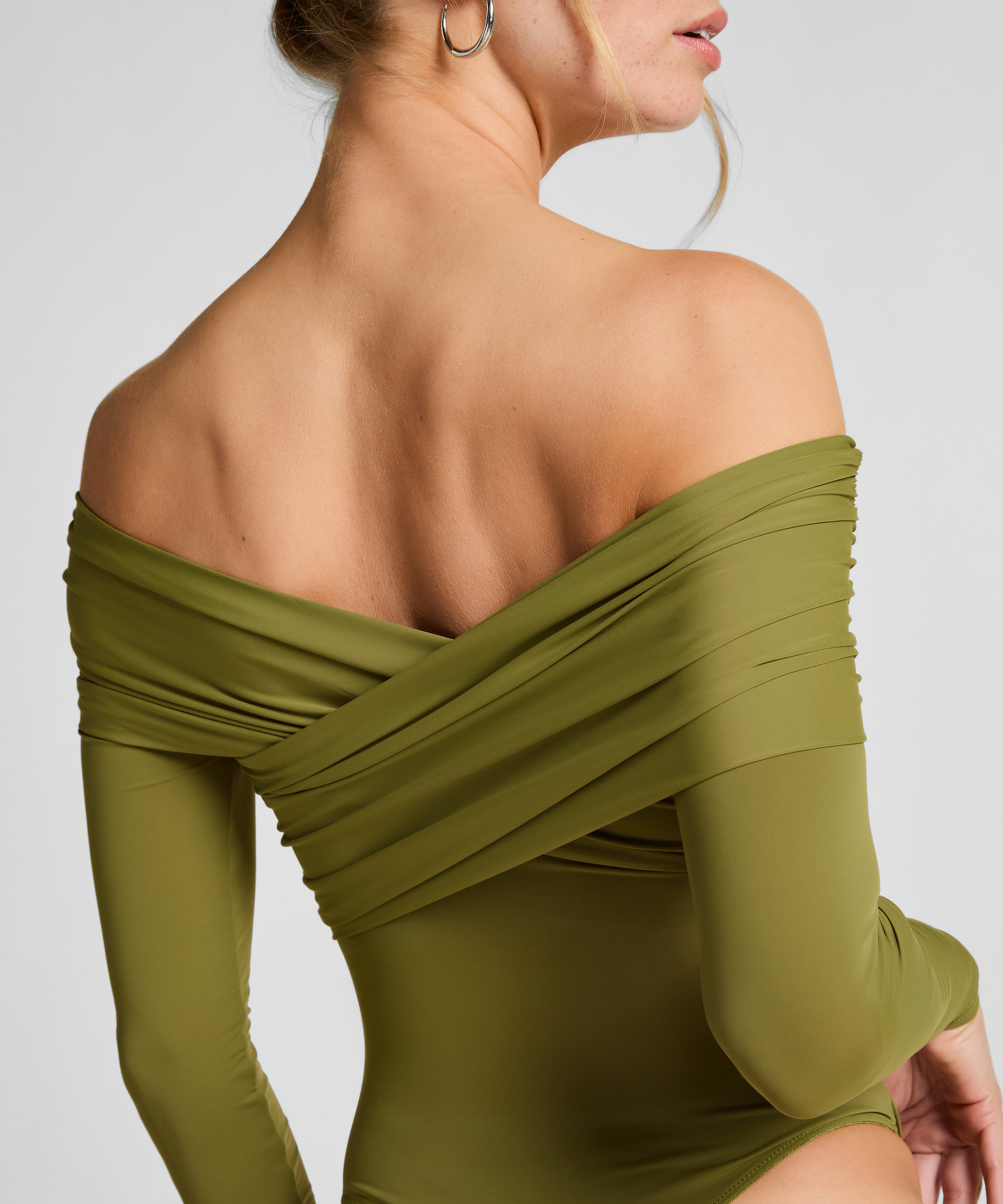 Body Keisha, Vert, main