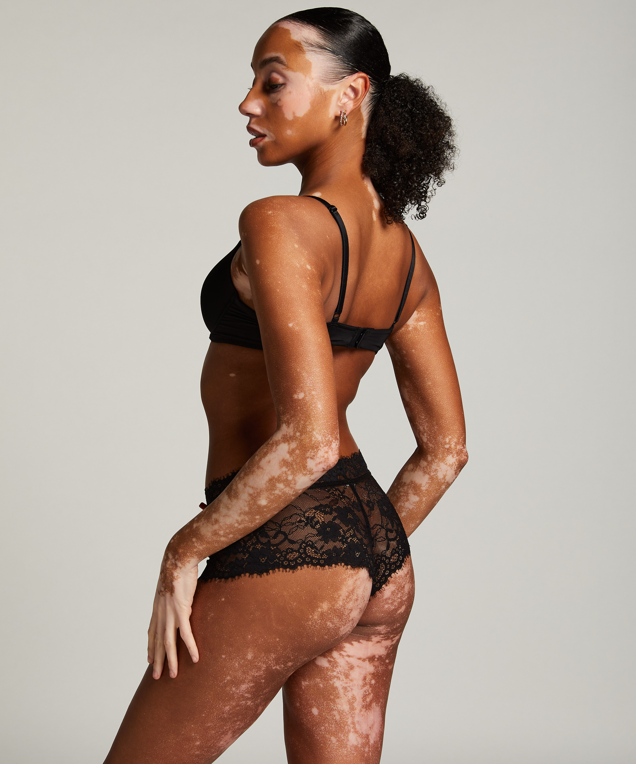 Boxer Hailee, Noir, main