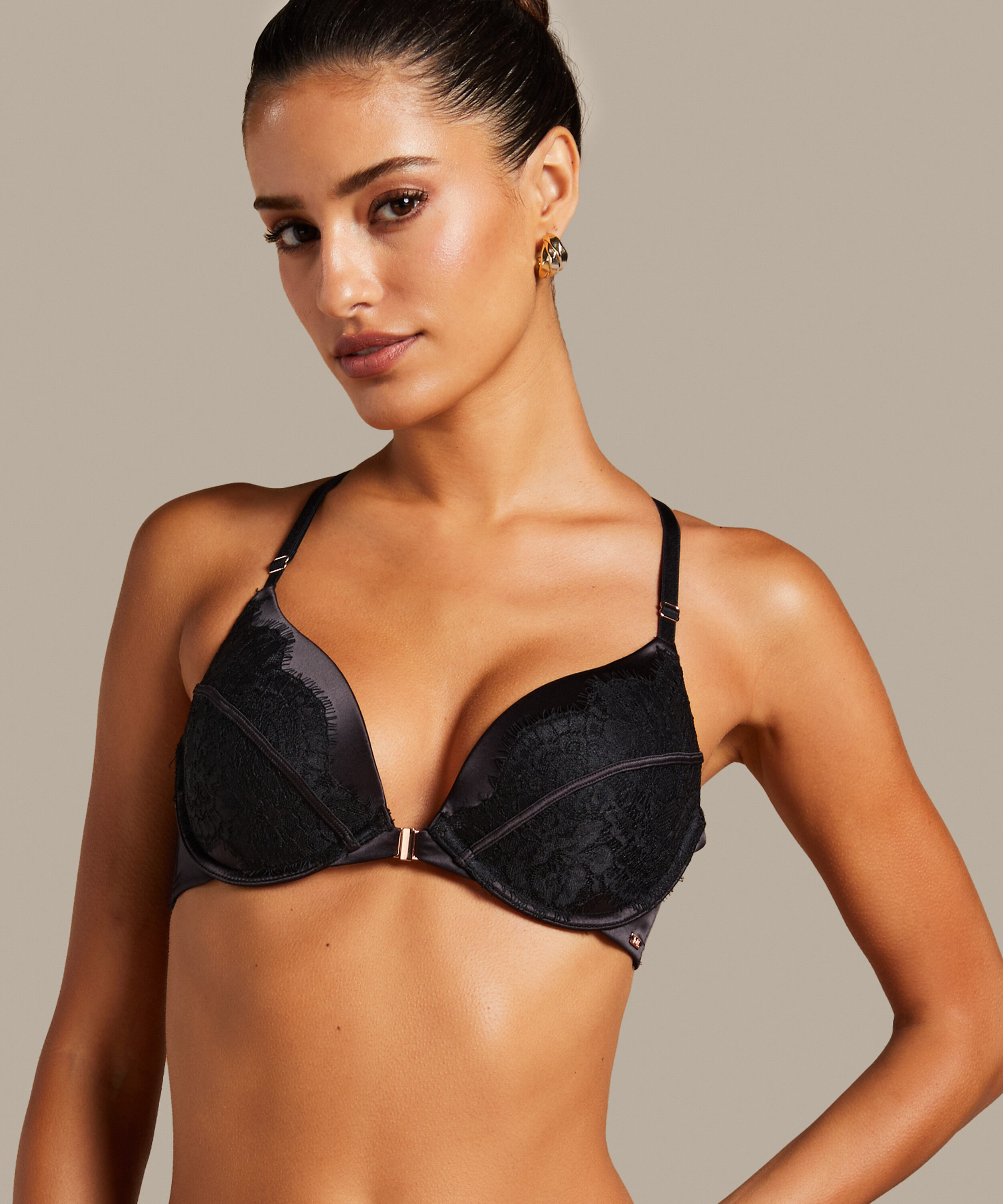 Soutien-gorge push-up à armatures préformé Chalice, Noir