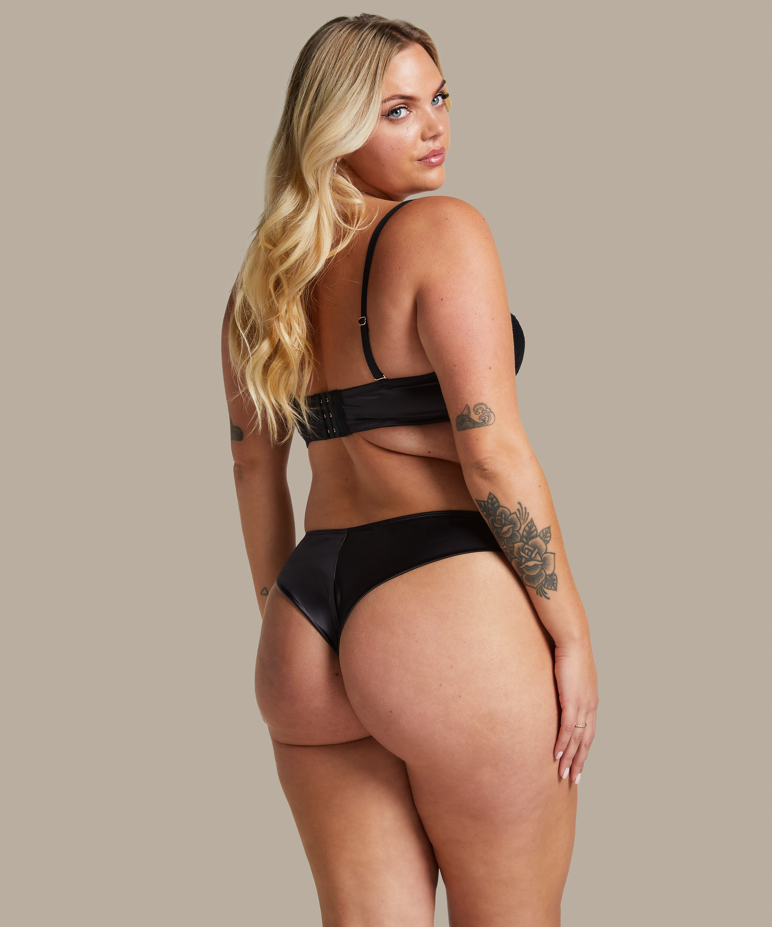 Soutien-gorge à armatures préformé sans bretelles Chalice, Noir, main