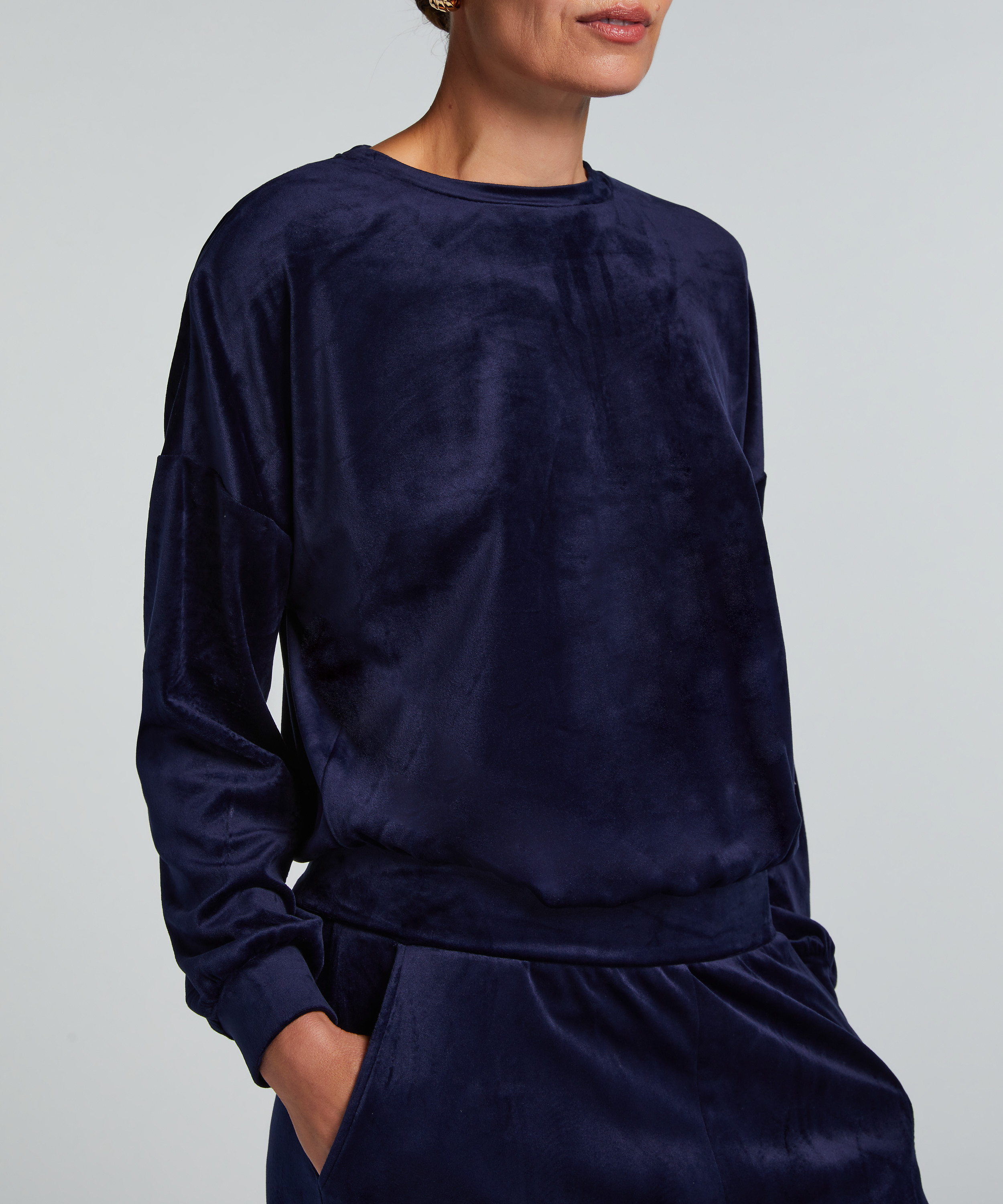 Top Velours, Bleu, main