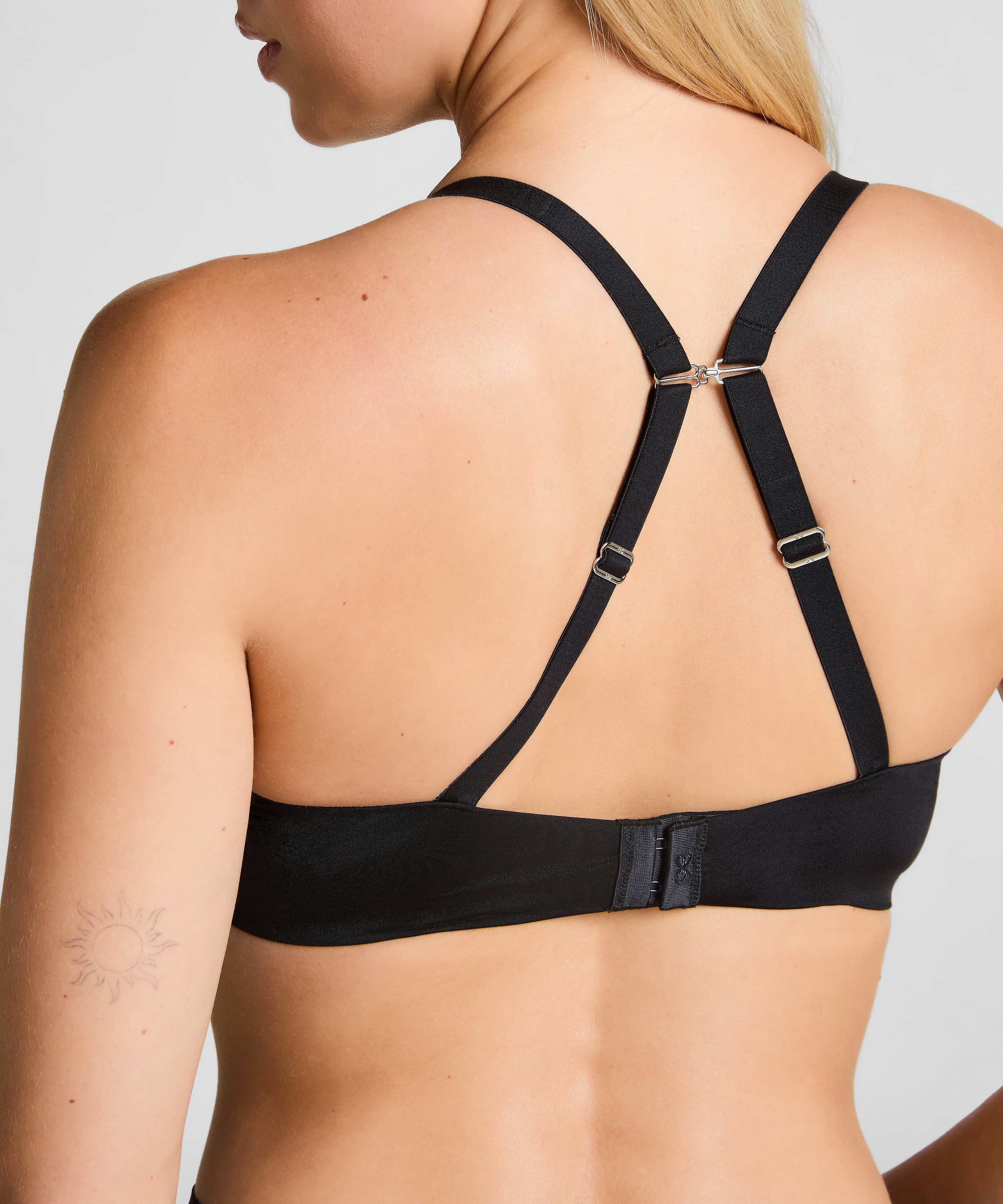 Soutien-gorge à armatures non-préformé Smooth, Noir, main