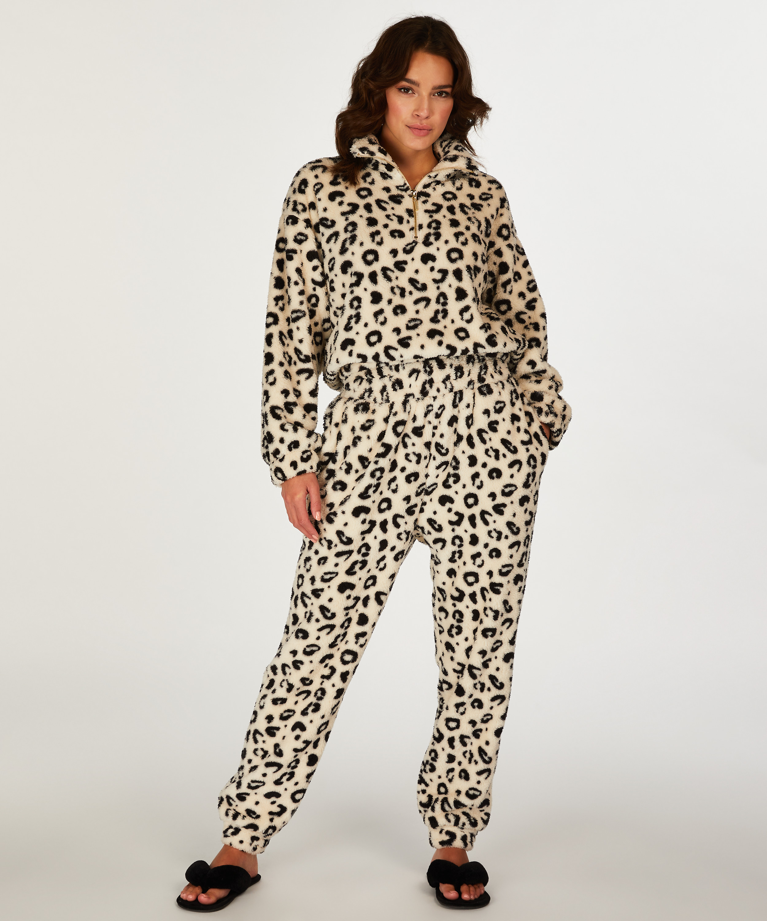 Haut polaire, Noir, main