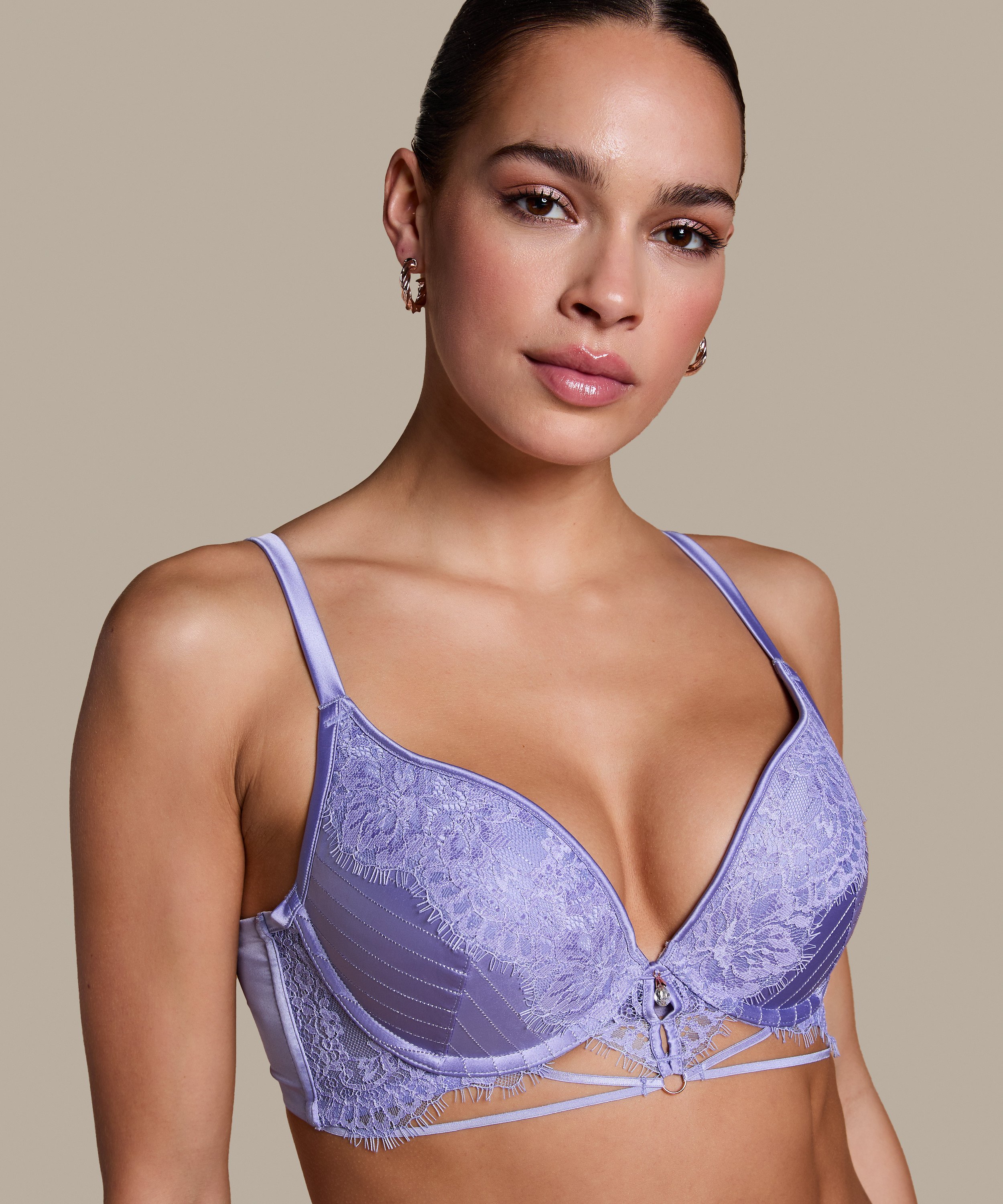 Soutien-gorge push-up à armatures préformé Charlie, Violet, main