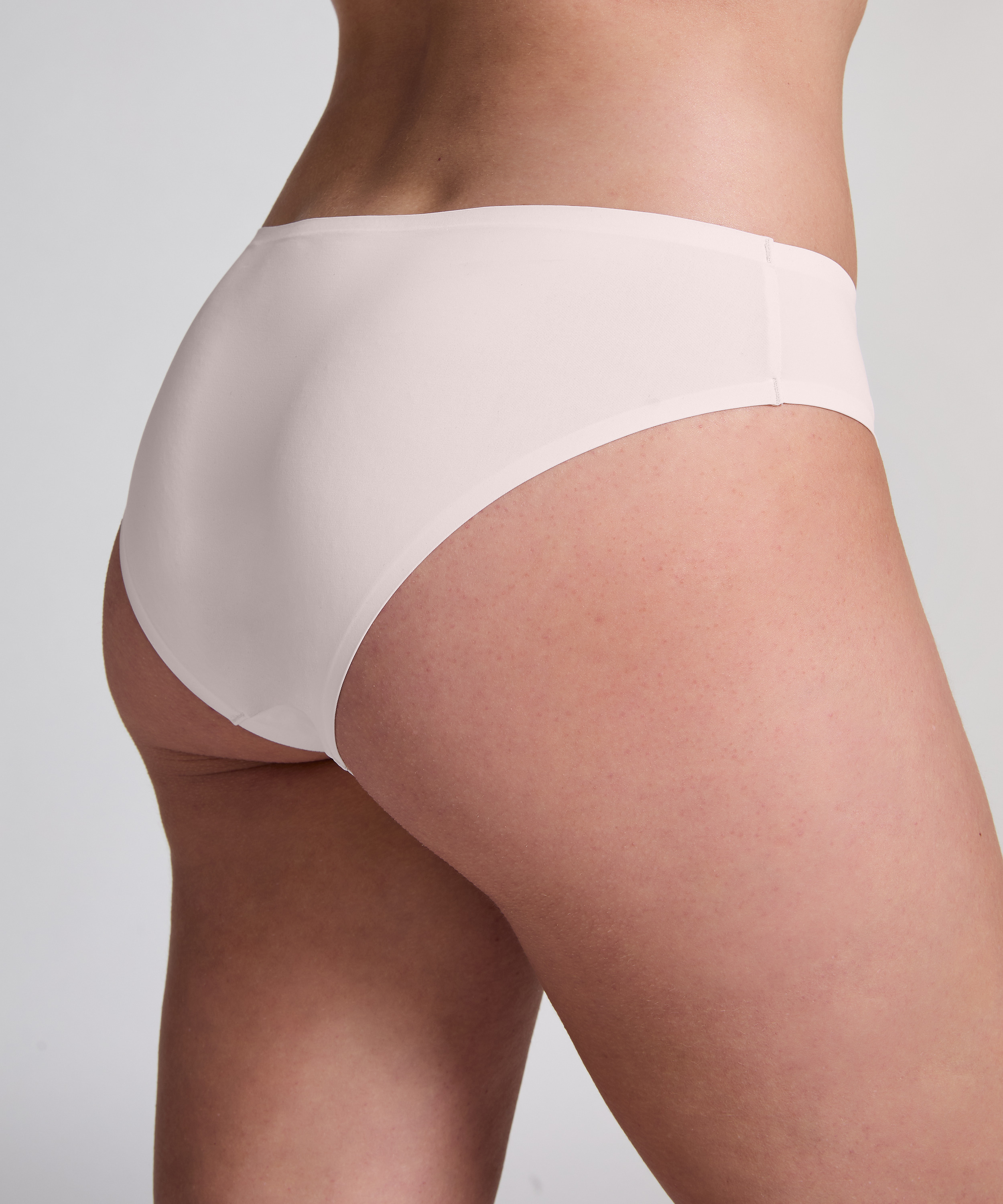 Slip brésilien Invisible, Beige, main