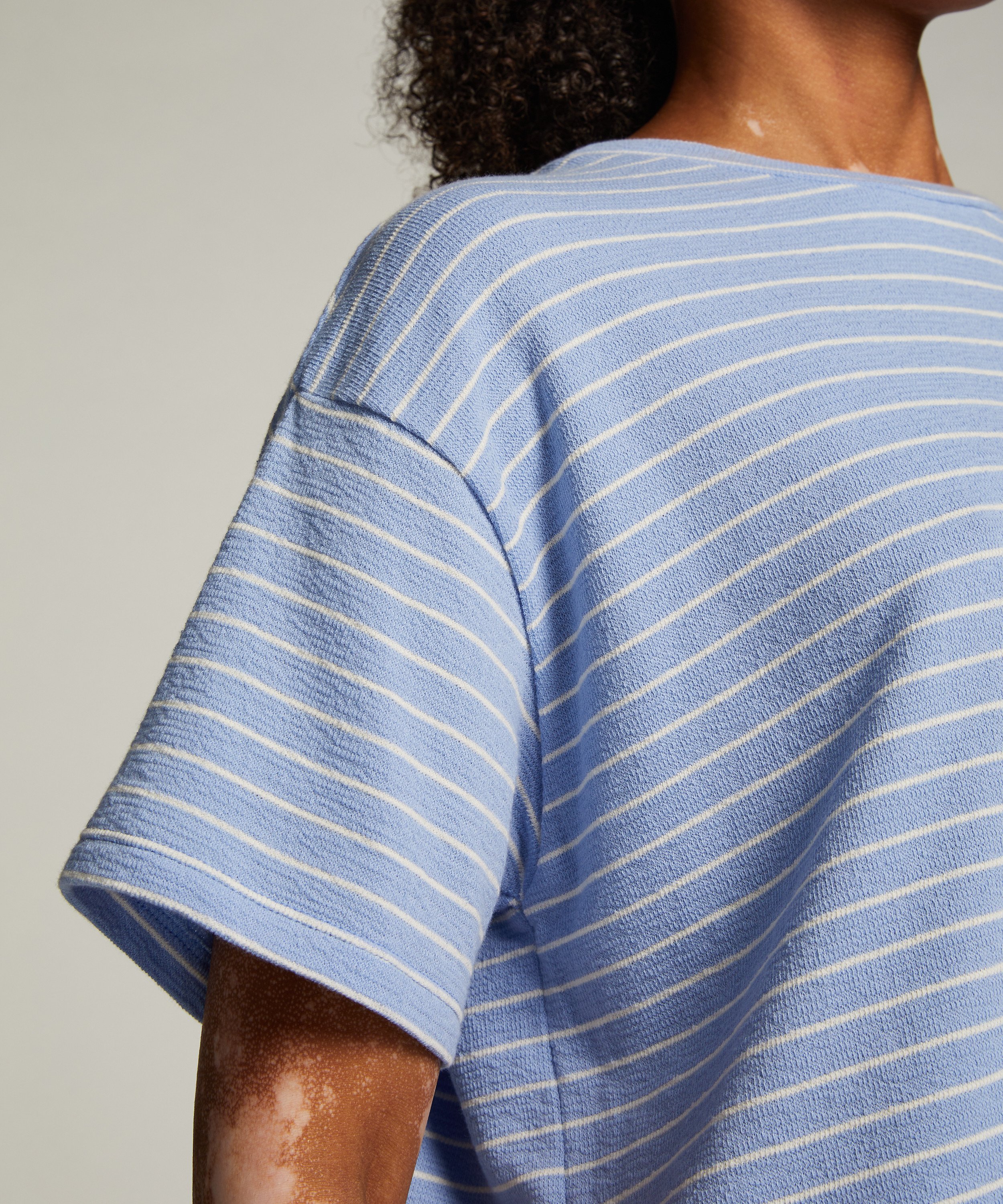 Haut de pyjama, Bleu, main