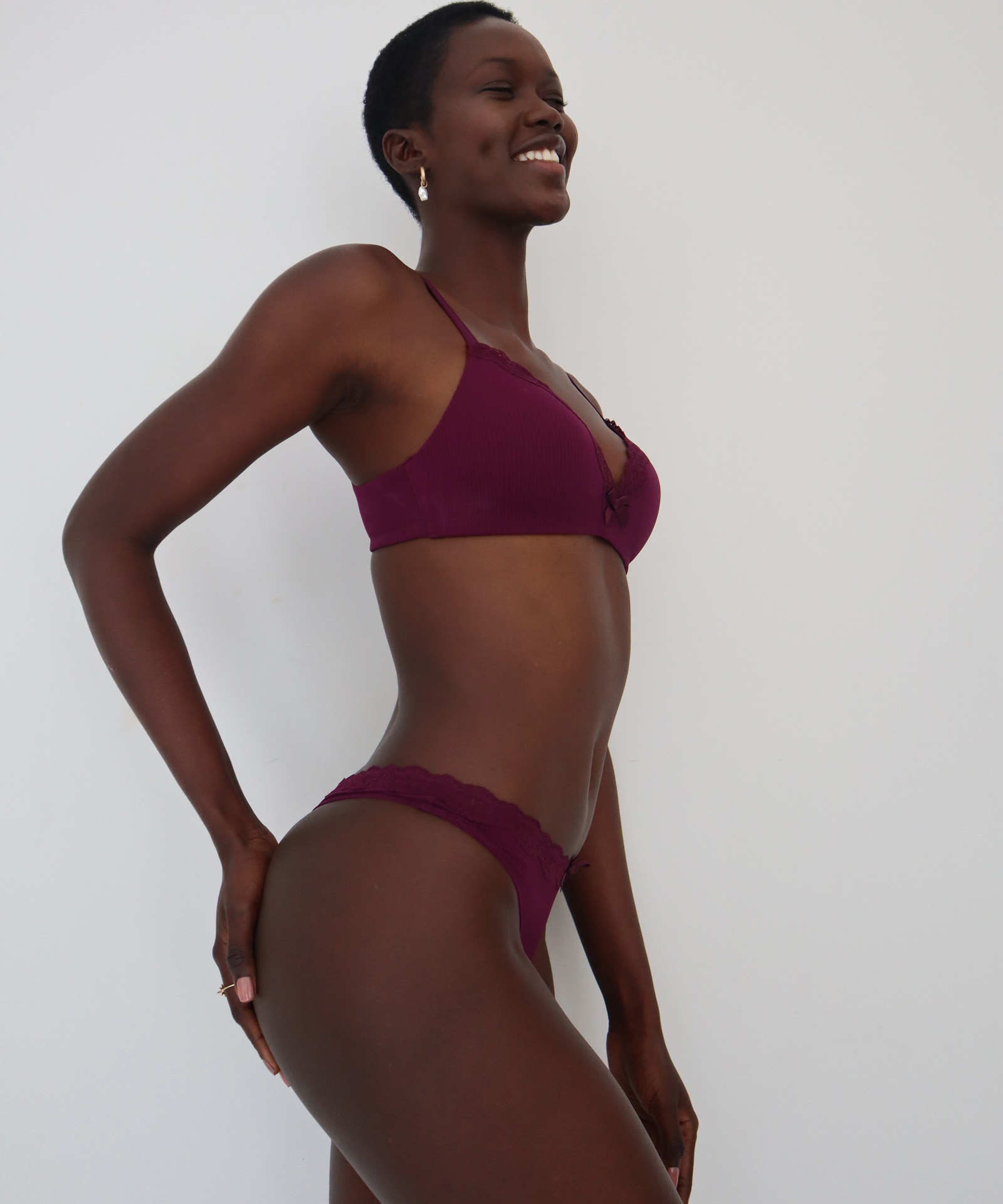 Soutien-gorge sans armature préformé Lola, Violet, main