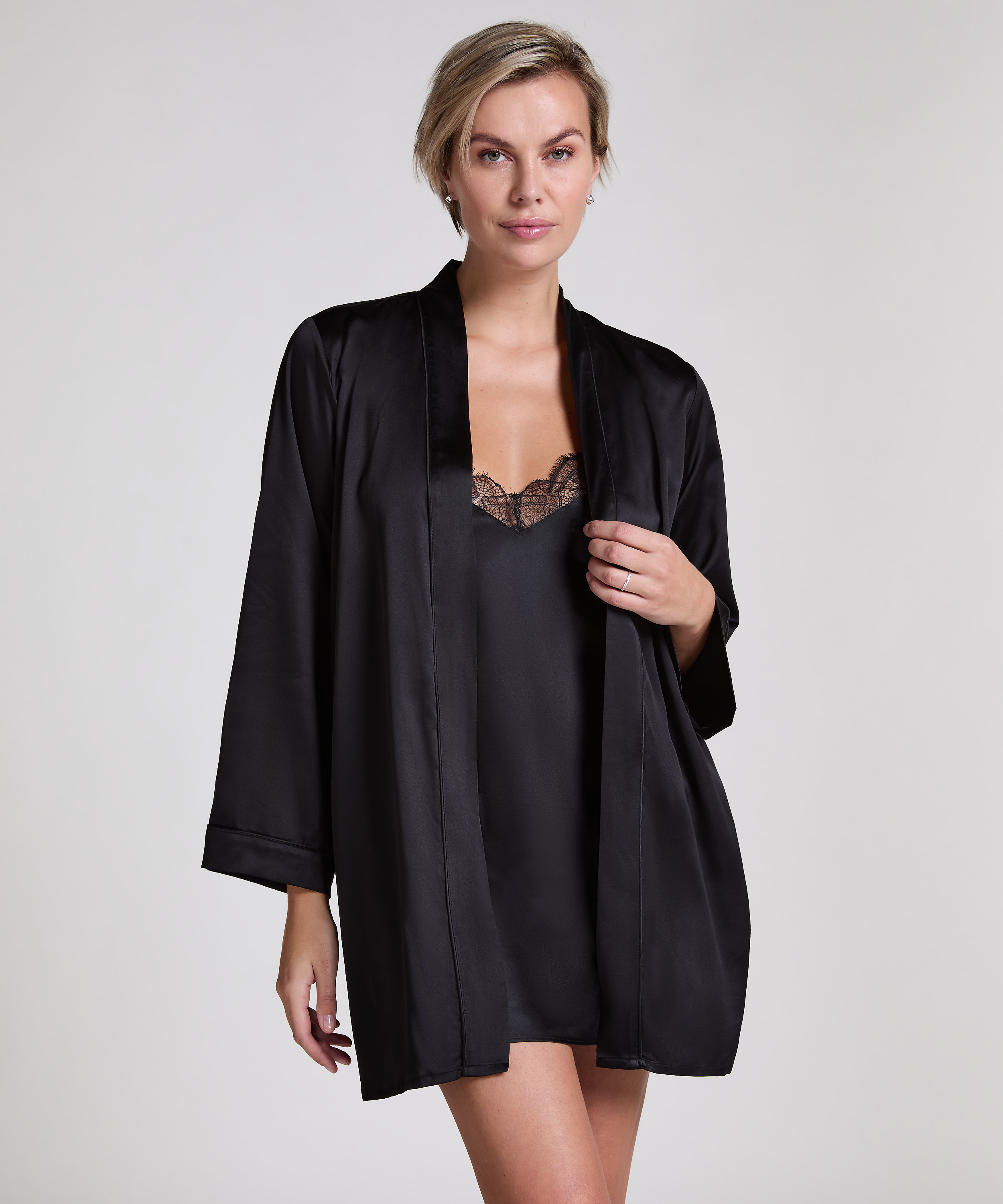 Kimono Satin, Noir, main