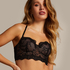 Soutien-gorge &agrave; armatures pr&eacute;form&eacute; sans bretelles Helena, Noir