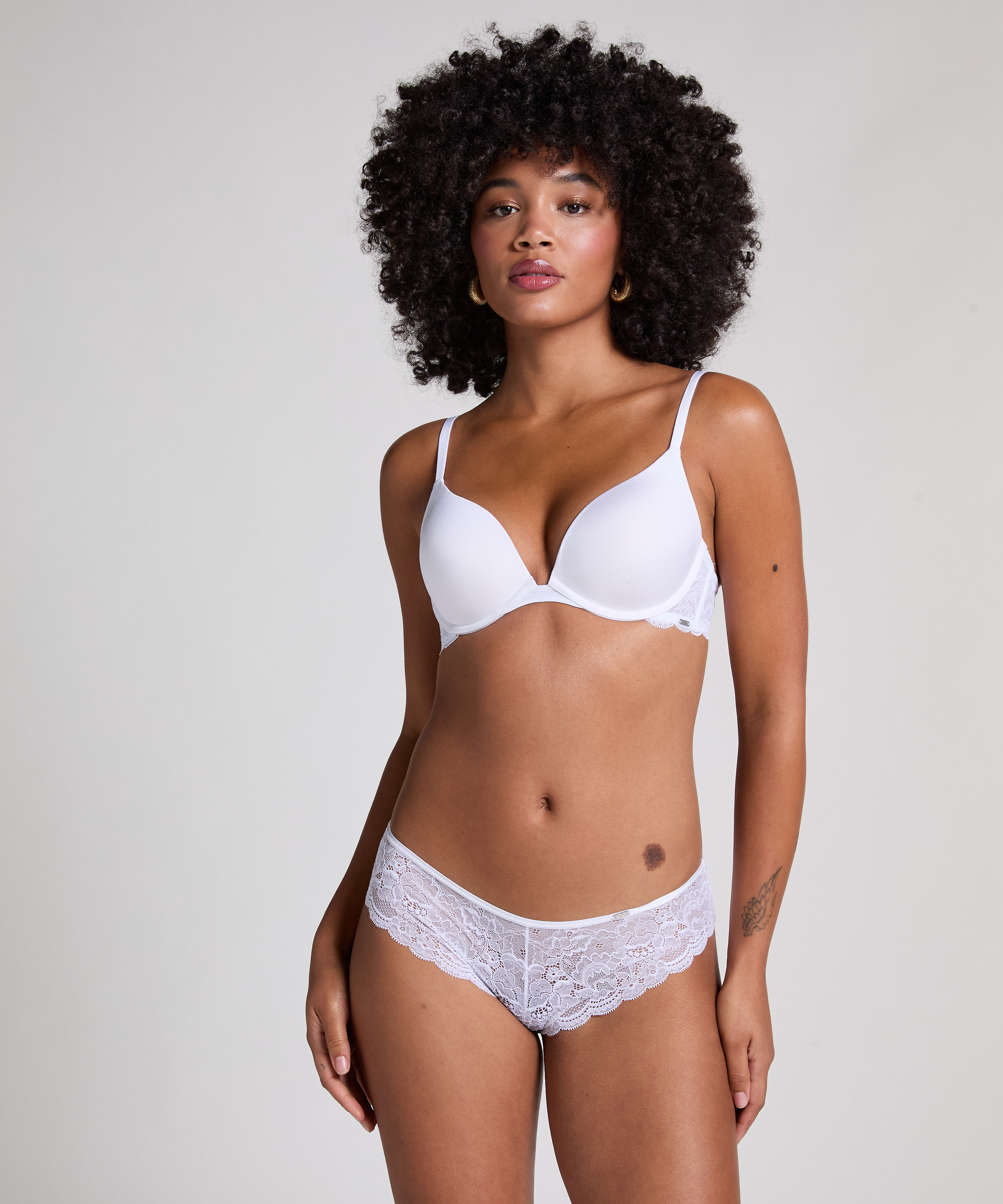 Soutien-gorge à armatures préformé push-up Angie, Blanc, main