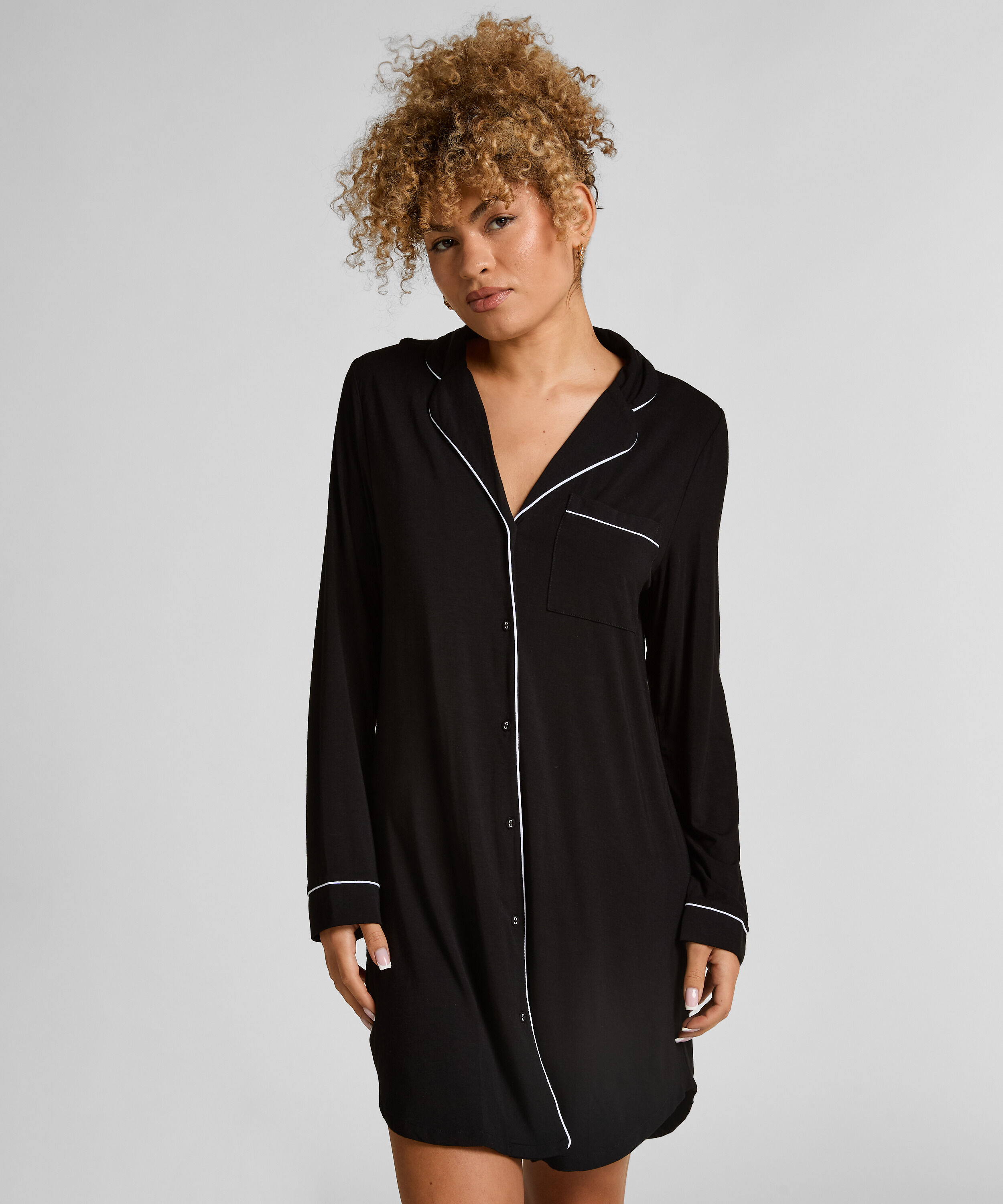 Robe-chemise à manches longues en jersey Essential, Noir Robe-chemise à manches longues en jersey Essential, Noir