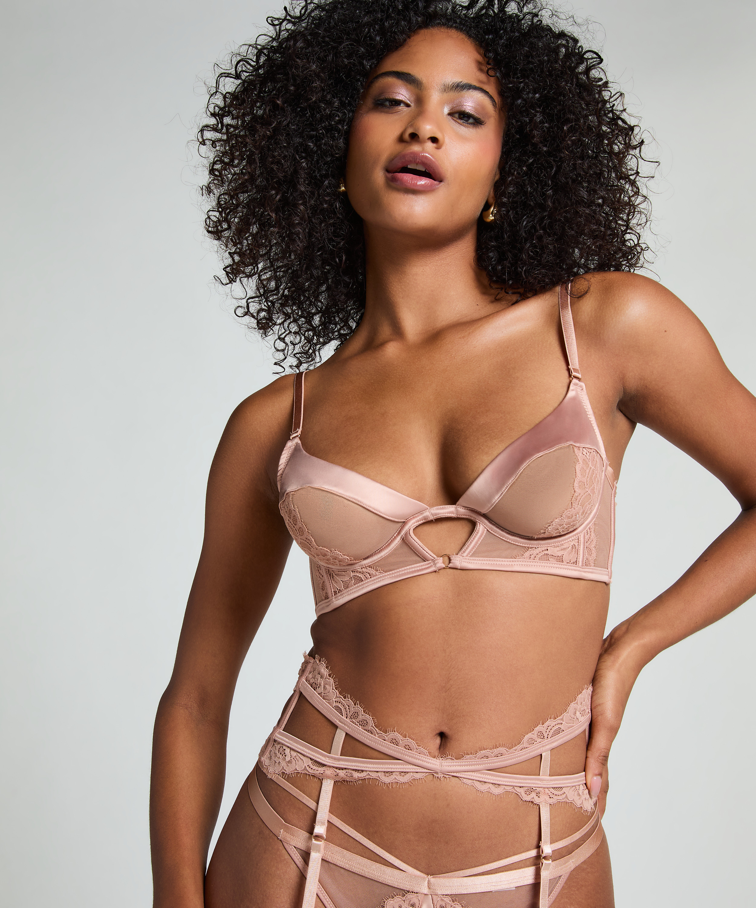 Soutien-gorge à armatures non-préformé longline Nisha, Beige, main