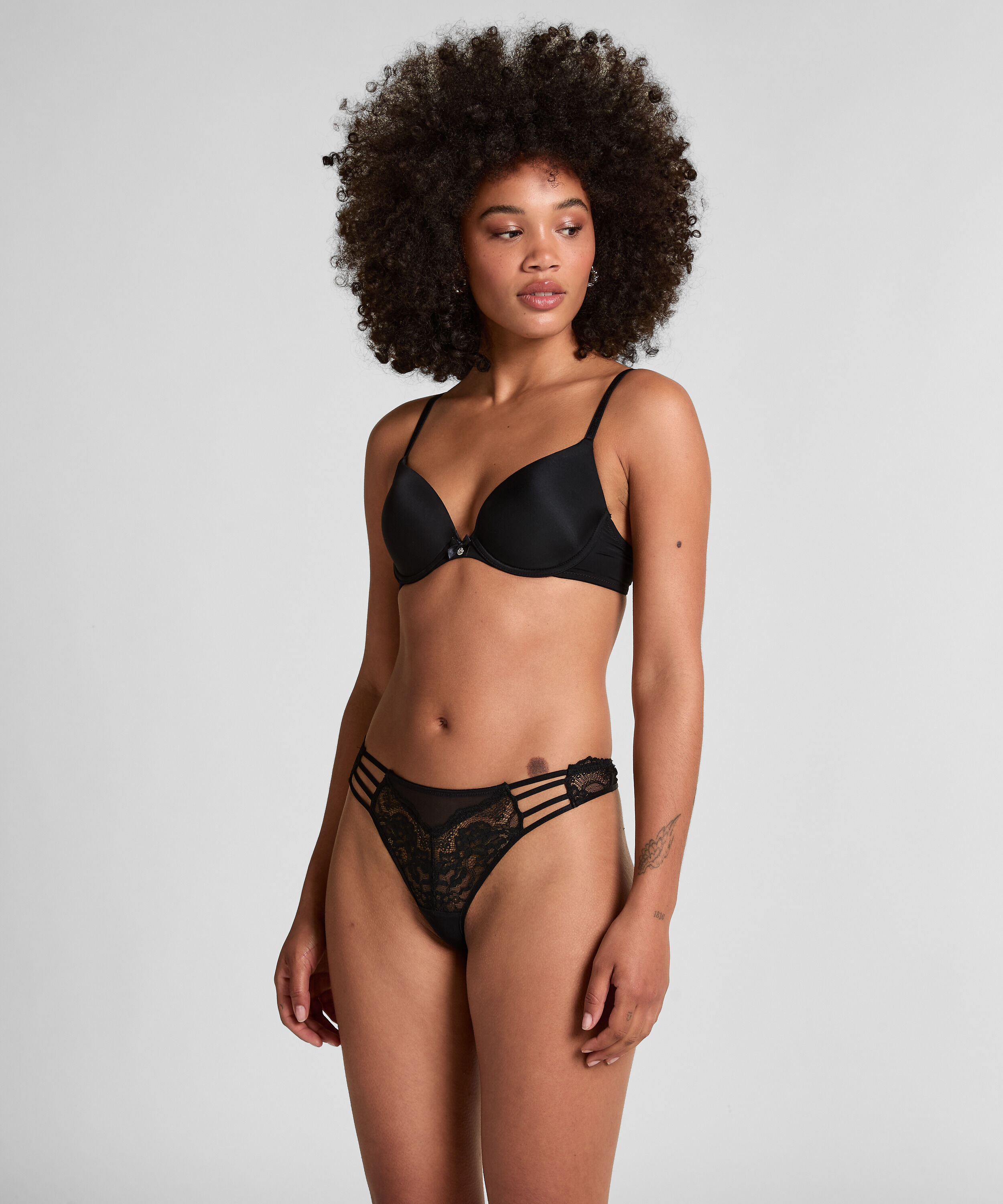 String Briar, Noir