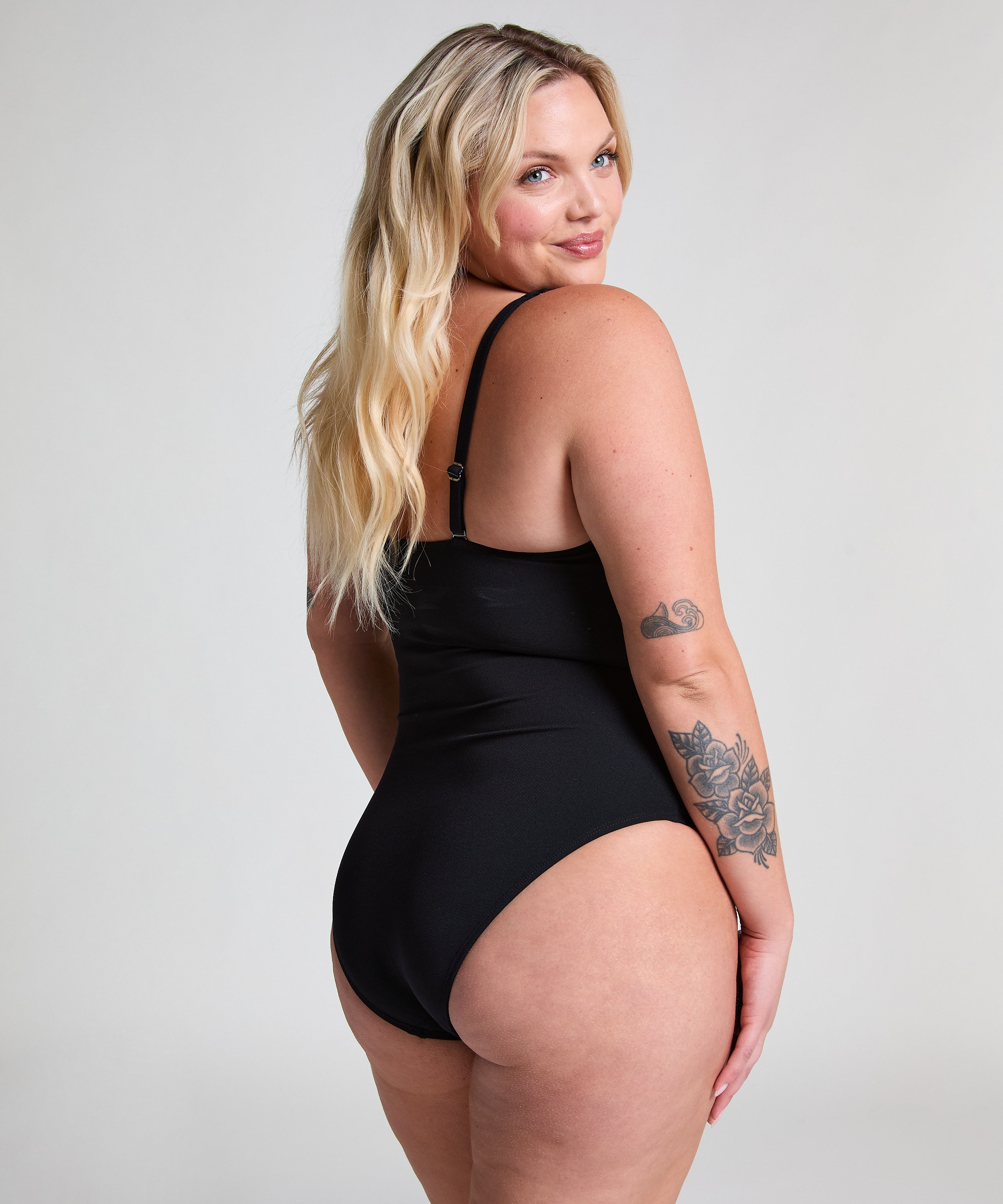 Maillot de bain Shaping Scallop, Noir, main