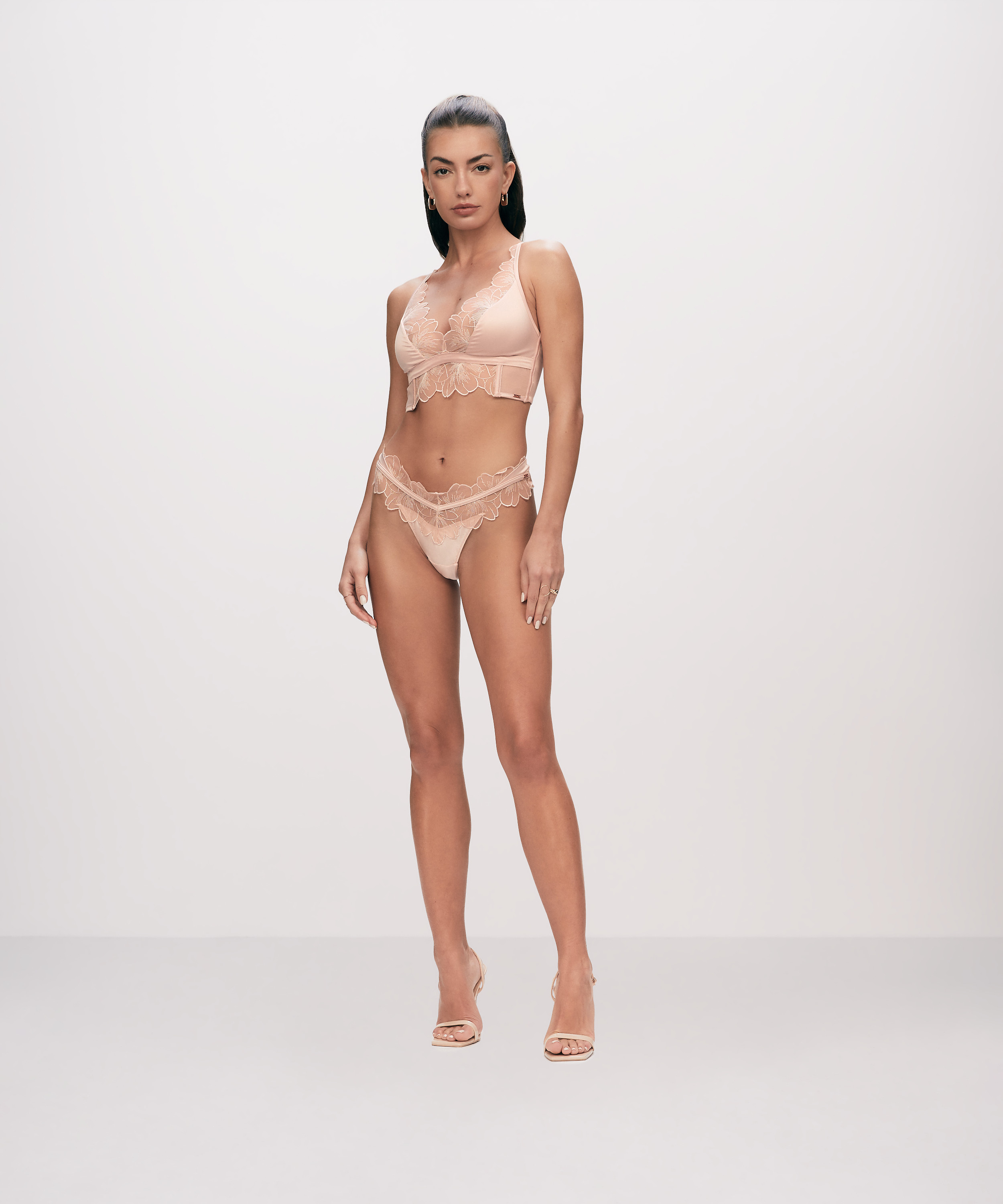 Slip brésilien Sher, Rose, main