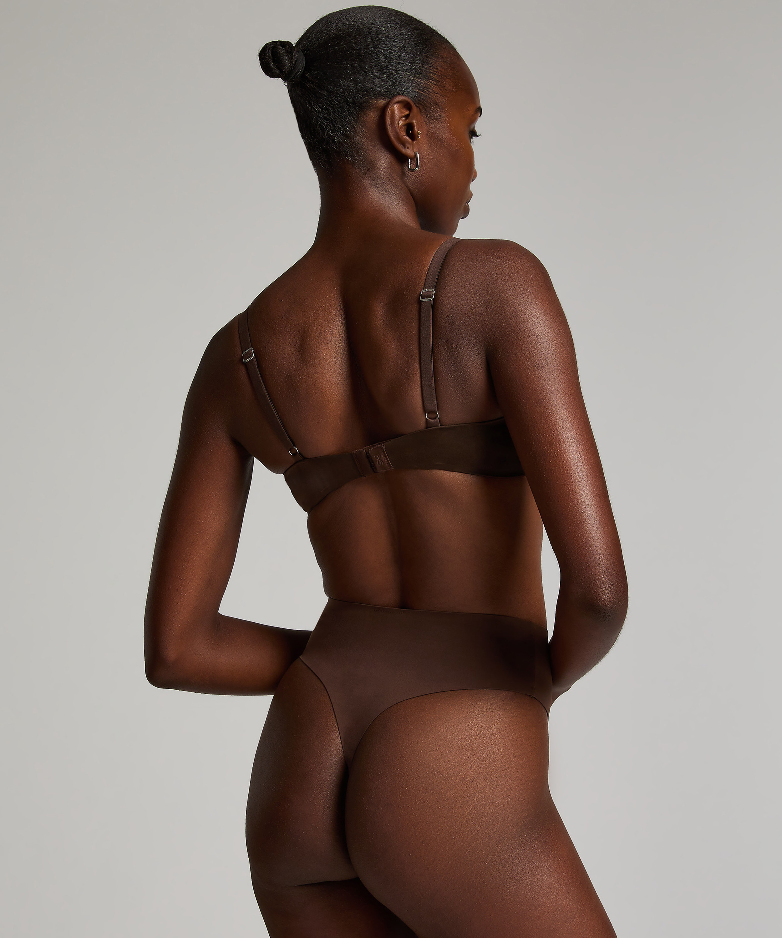Soutien-gorge à armatures préformé Smooth, Marron, main