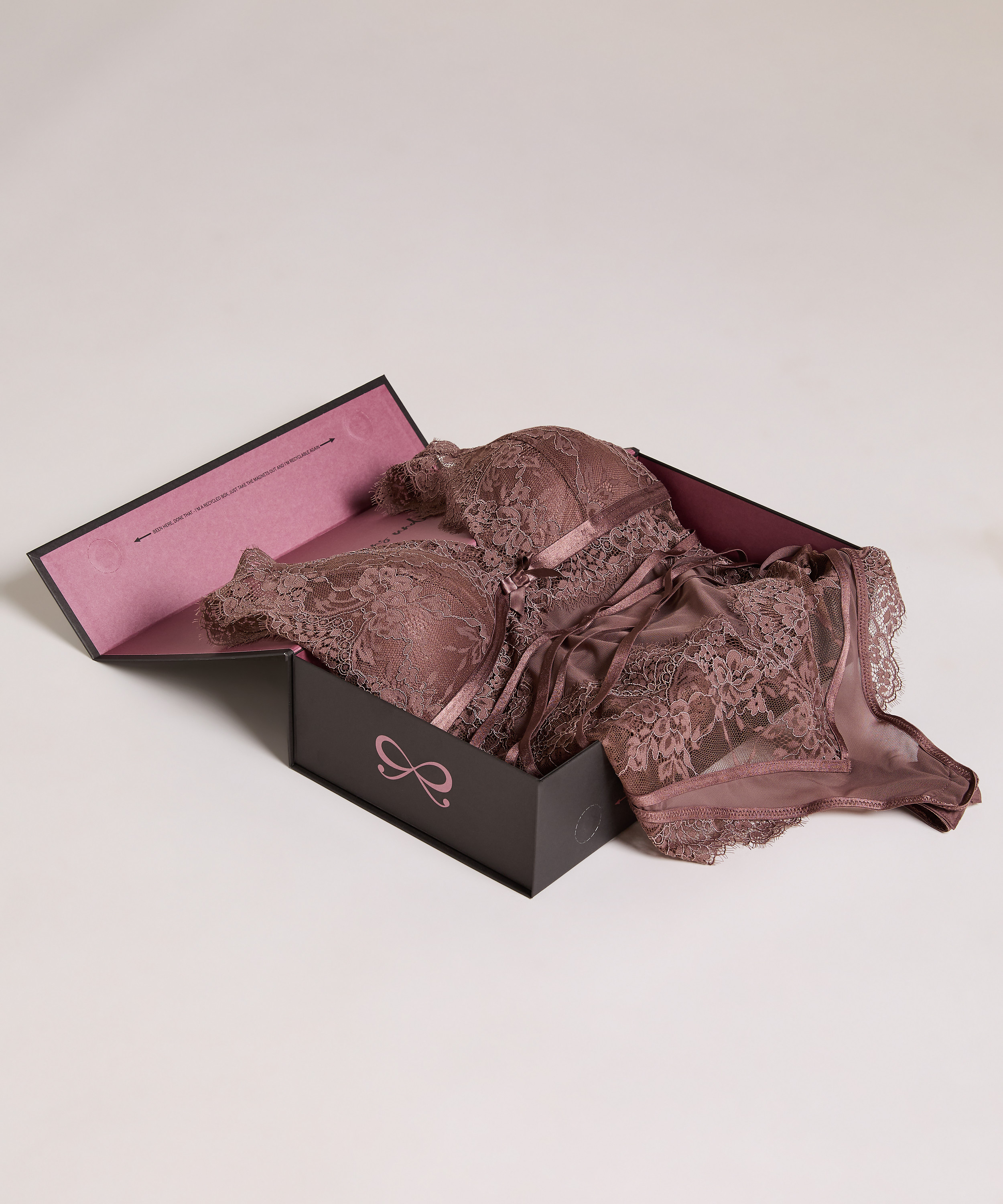 Coffret cadeau de luxe Medium, Noir, main