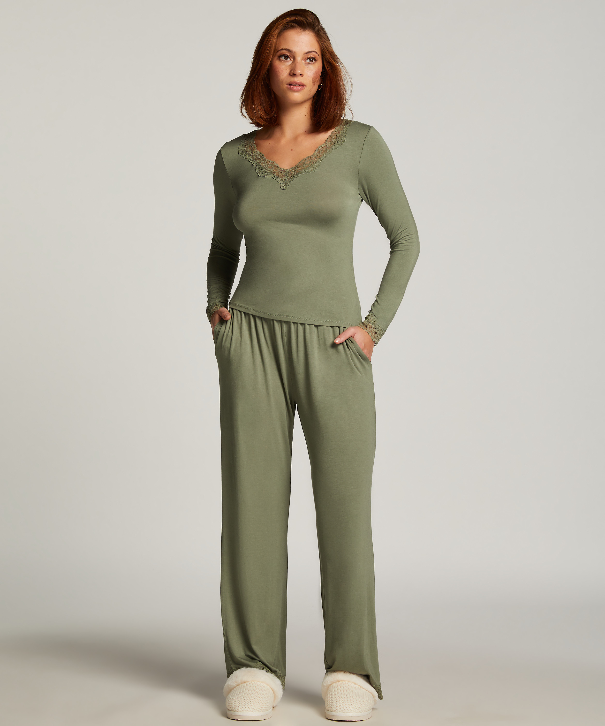 Ensemble de pyjama, Vert, main