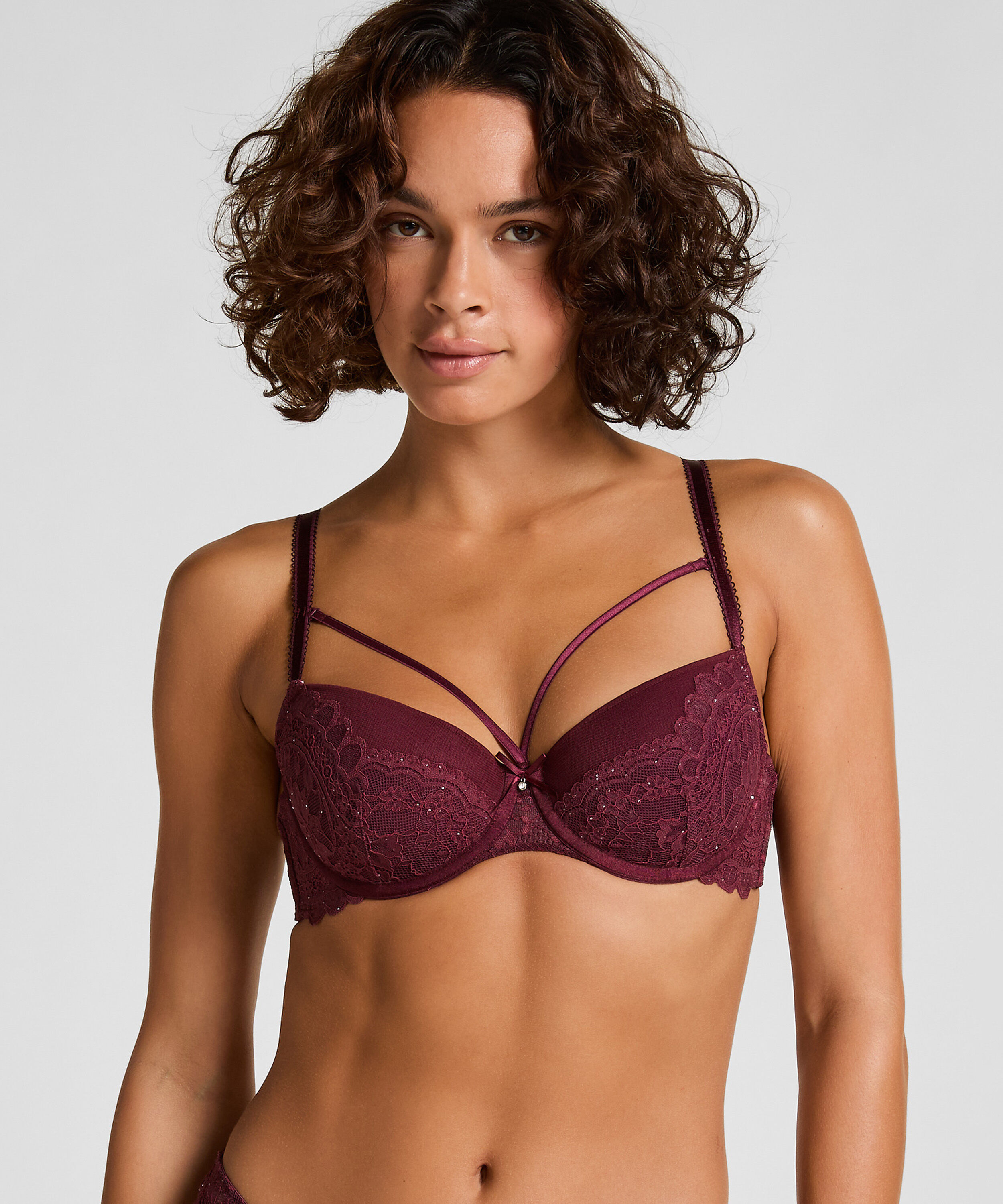 Soutien-gorge à armatures préformé Isadora, Rouge Soutien-gorge à armatures préformé Isadora, Rouge