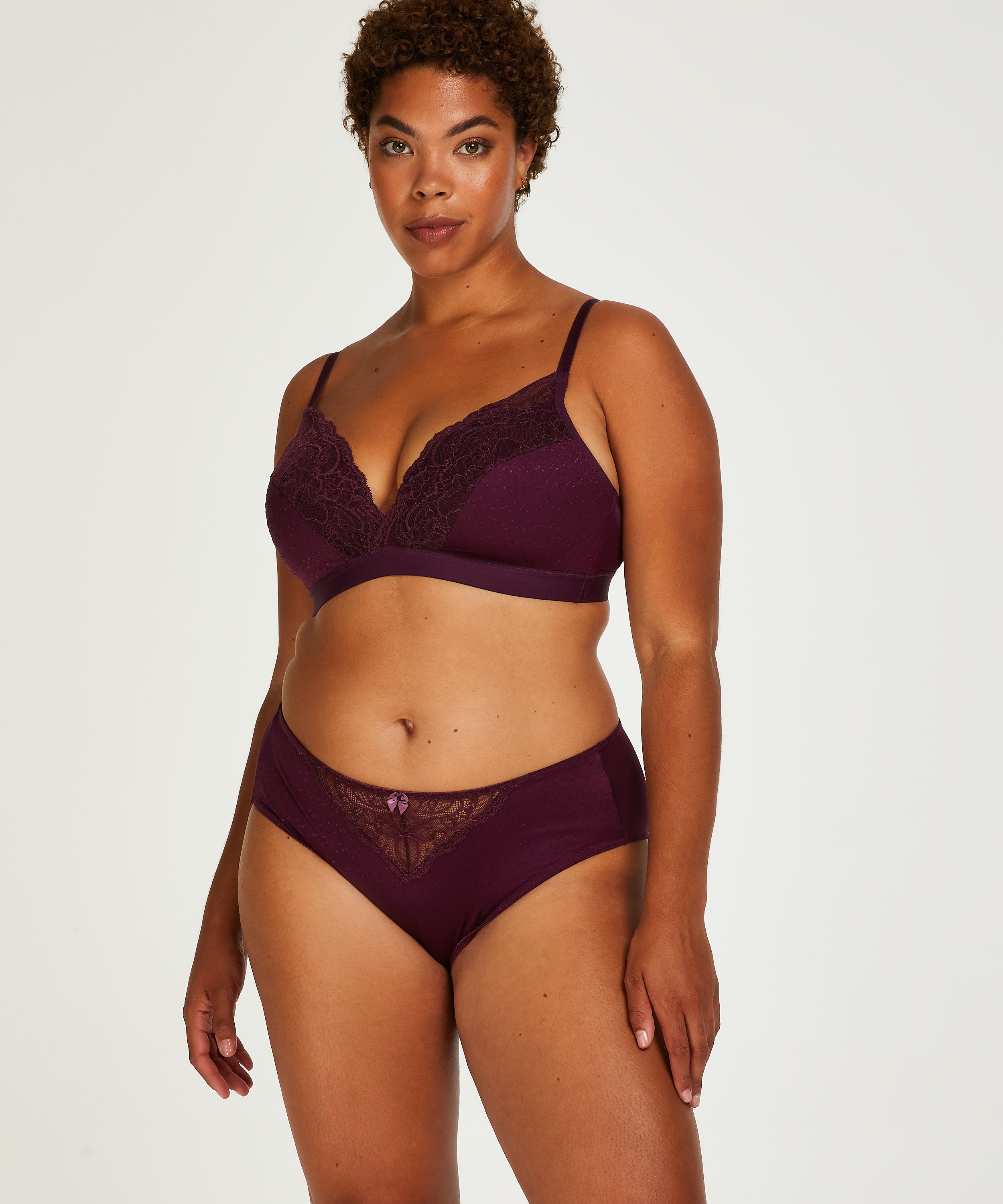 Slip taille haute Sophie, Violet, main