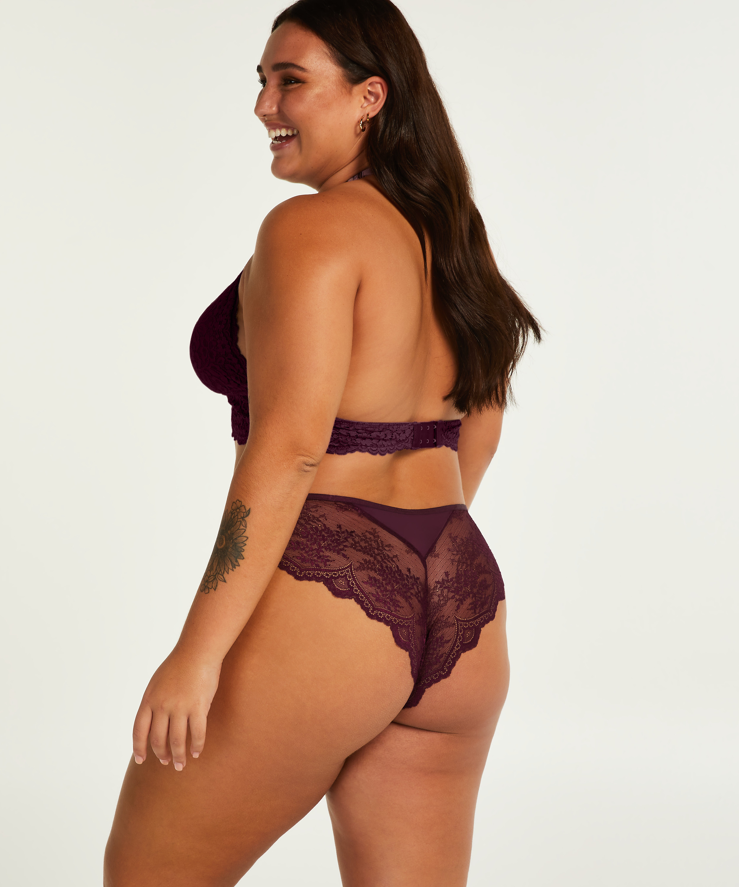 Slip brésilien échancré Heira Curvy, Violet, main