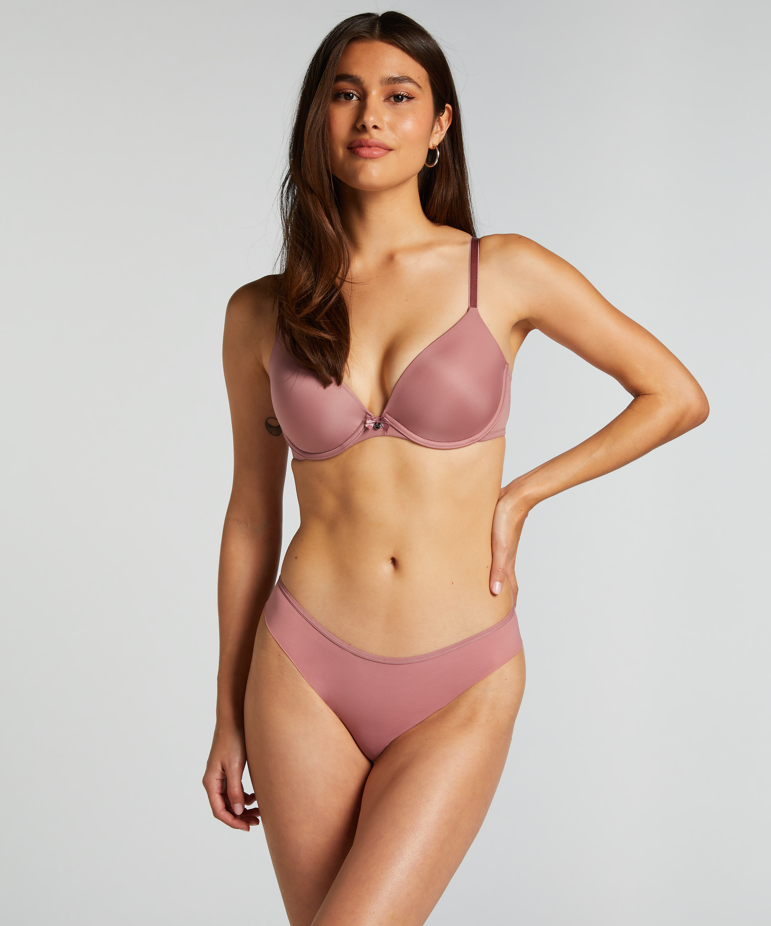 Slip brésilien Invisible Lace Back, Rose, main