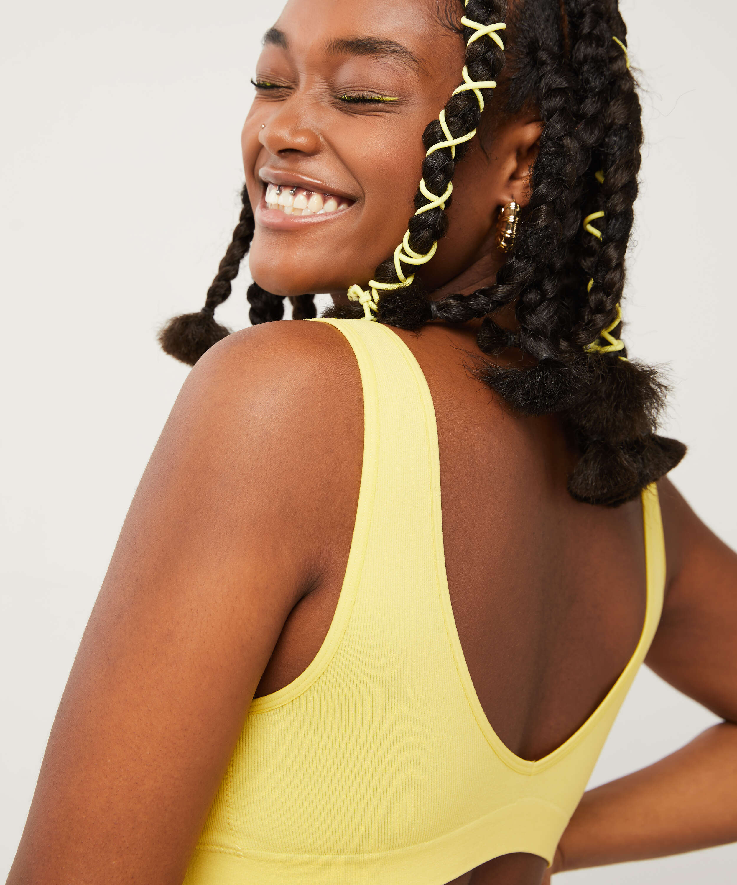 Brassi&egrave;re Bae, Jaune, main