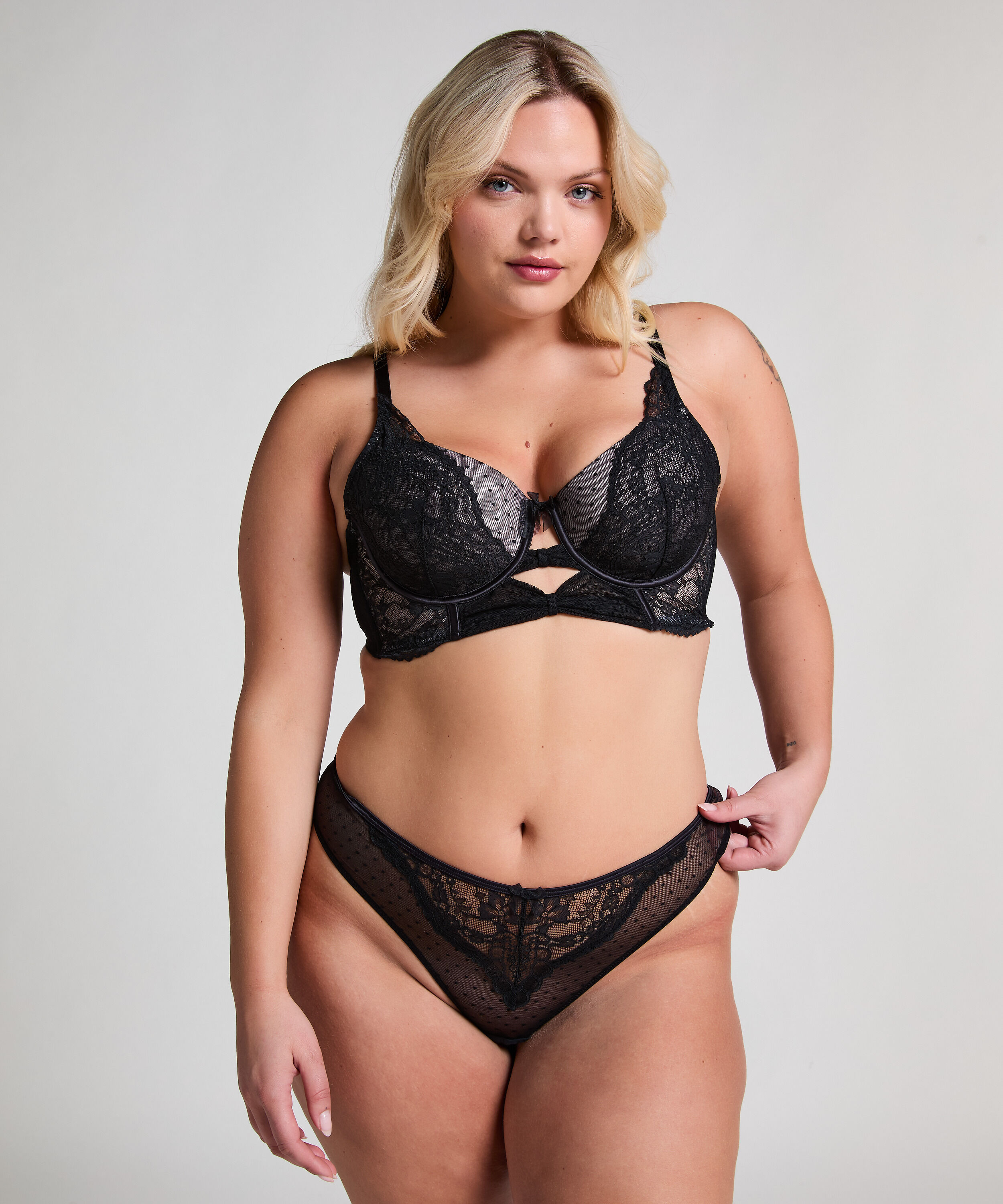 Soutien-gorge &agrave; armatures longline pr&eacute;form&eacute; Juliette, Noir