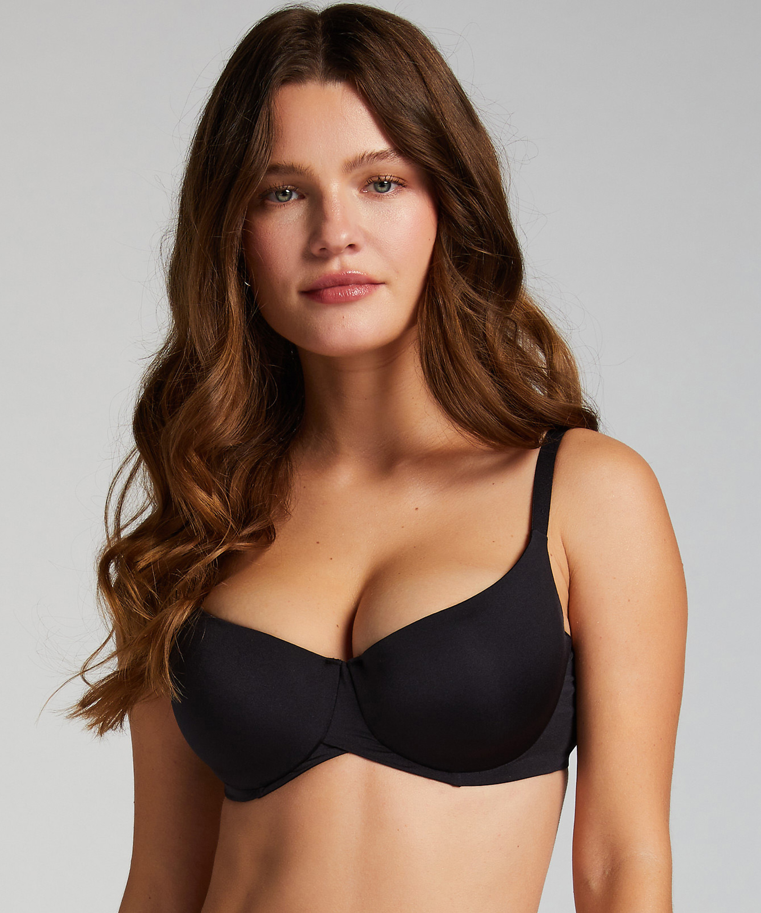 Soutien-gorge à armatures préformé Smooth, Noir, main