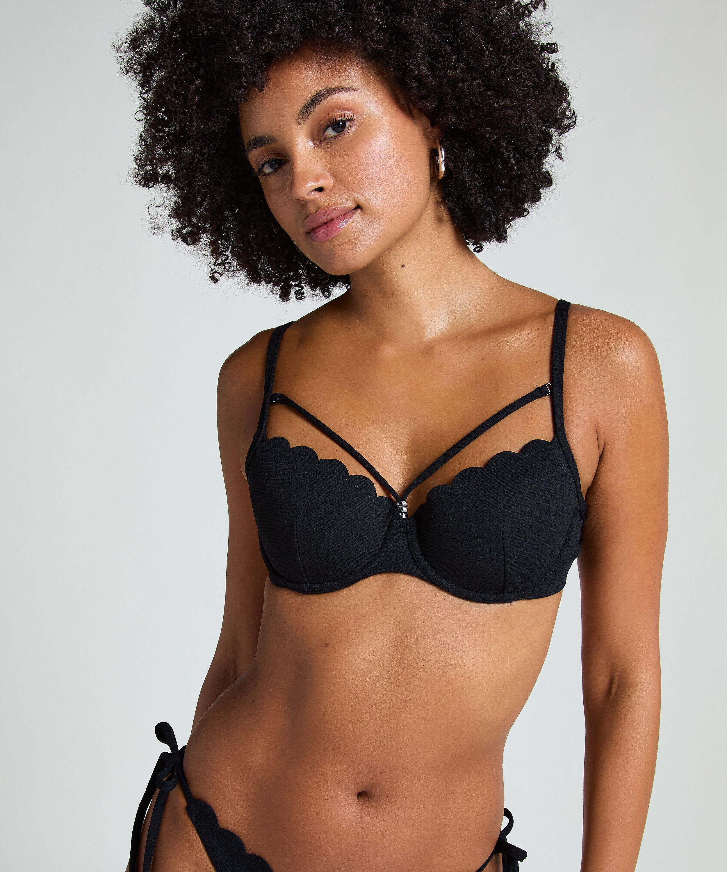 Haut de bikini préformé à armatures Scallop, Noir