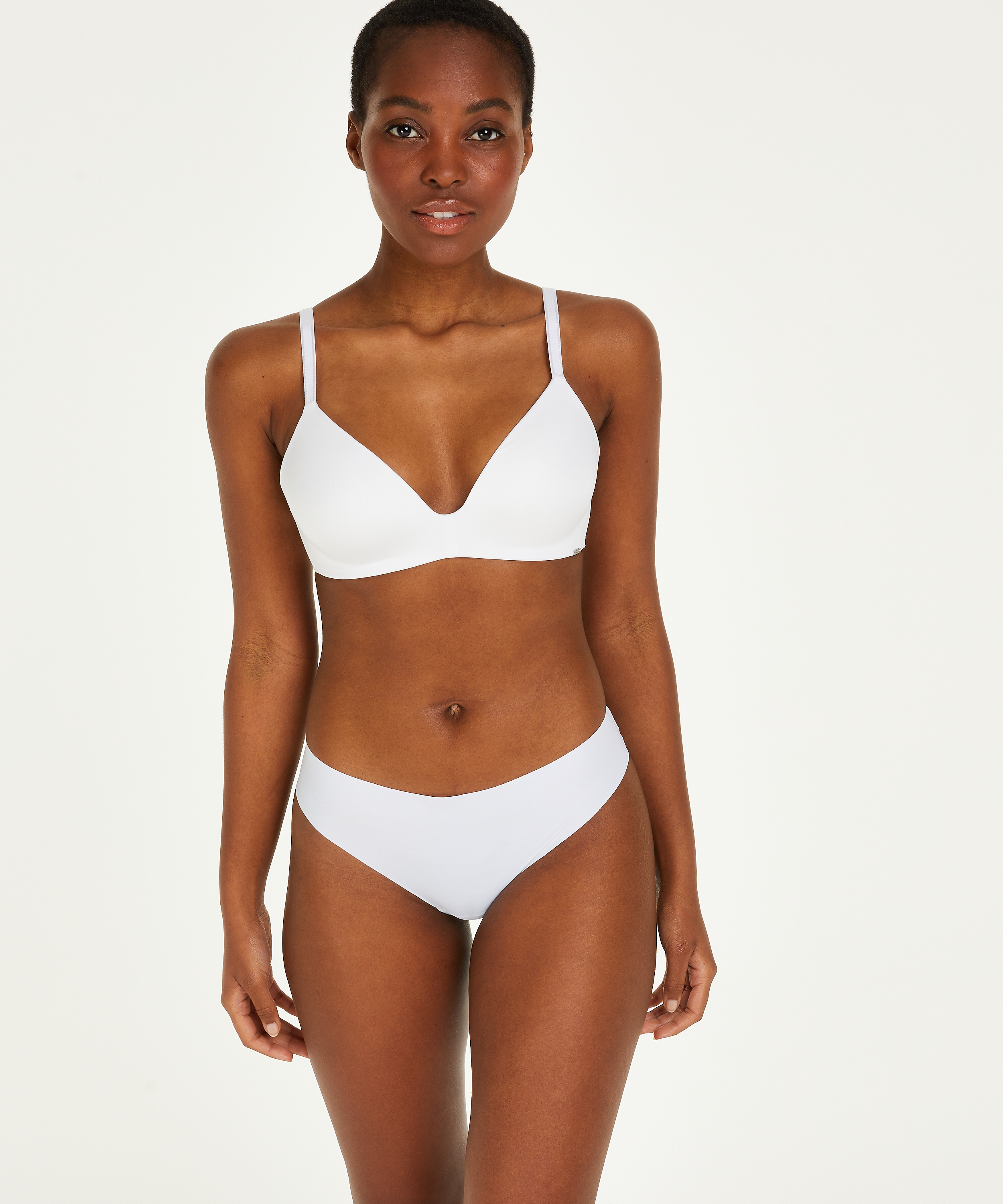 Slip brésilien invisible, Blanc, main