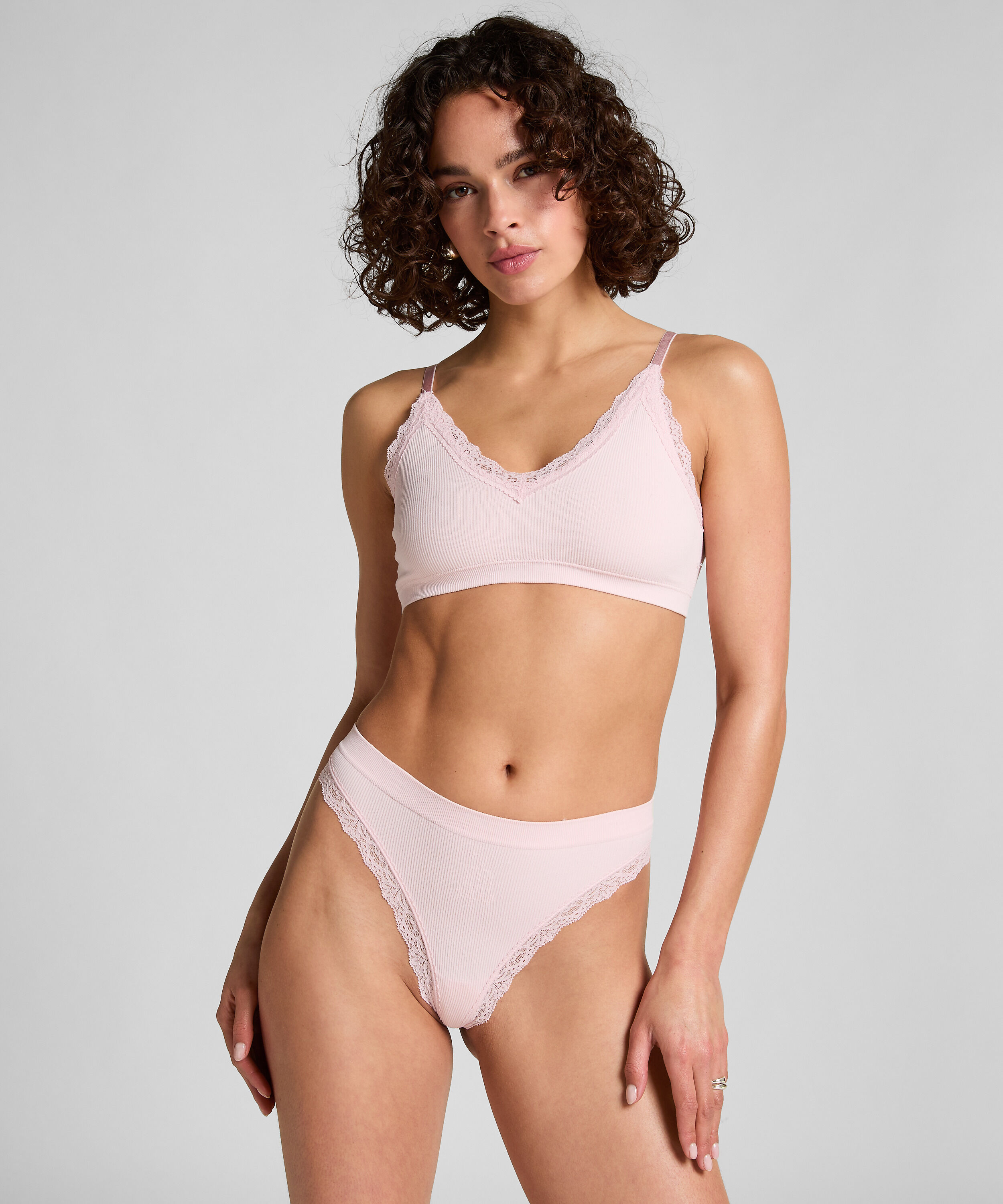 String Lola, Rose String Lola, Rose