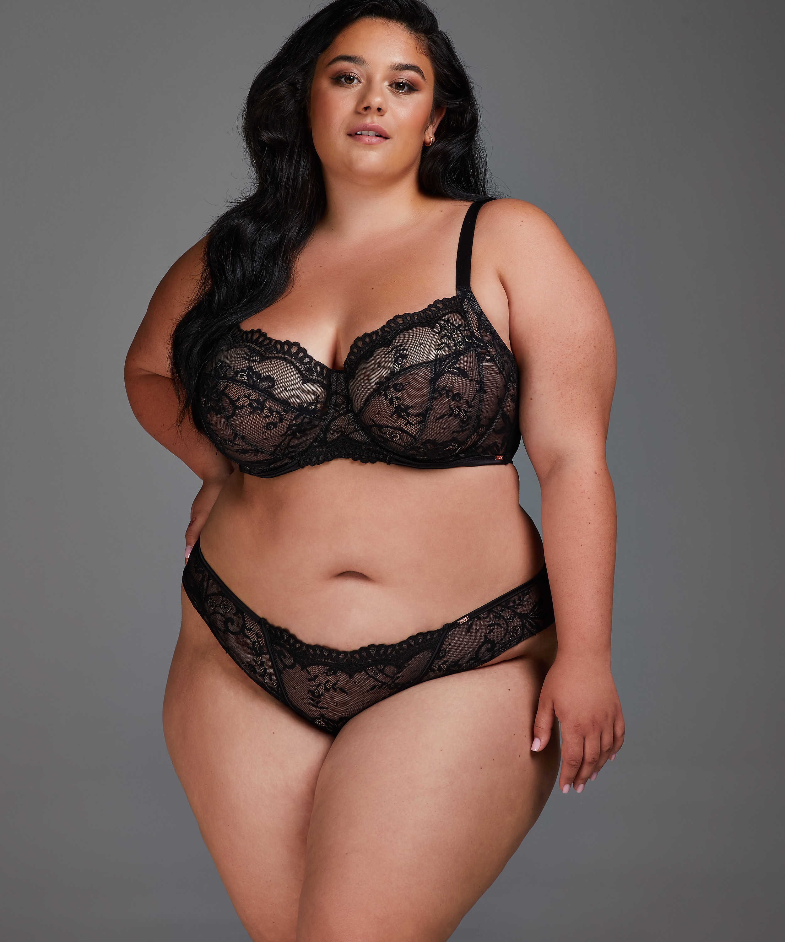 Soutien-gorge à armatures non-préformé Helena, Noir, main