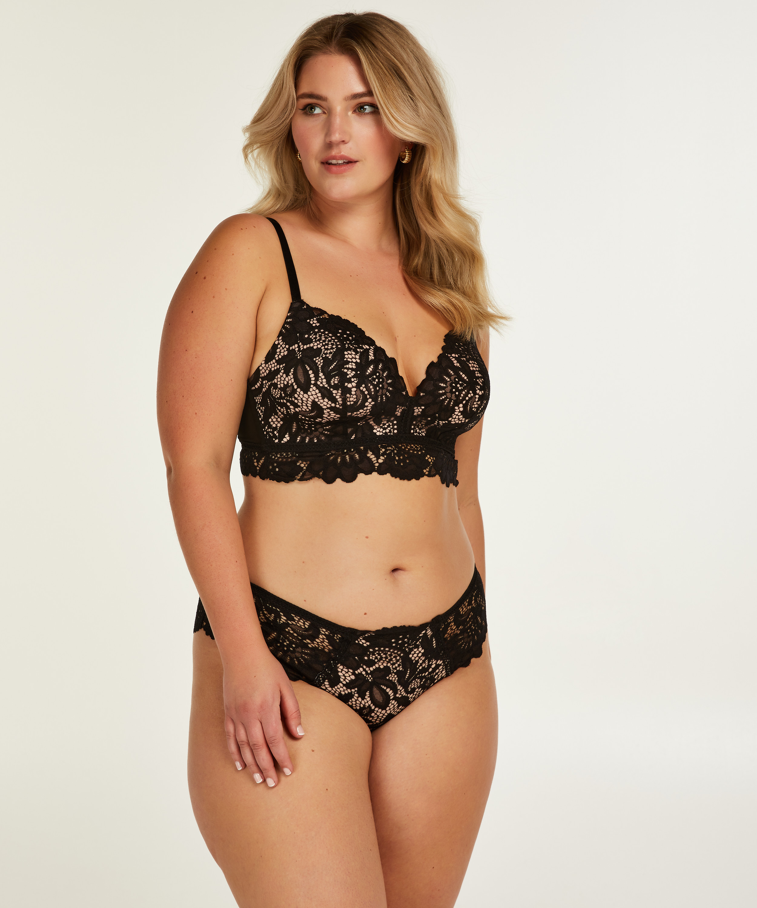 Soutien-gorge préformé sans armatures longline Shiloh, Noir, main