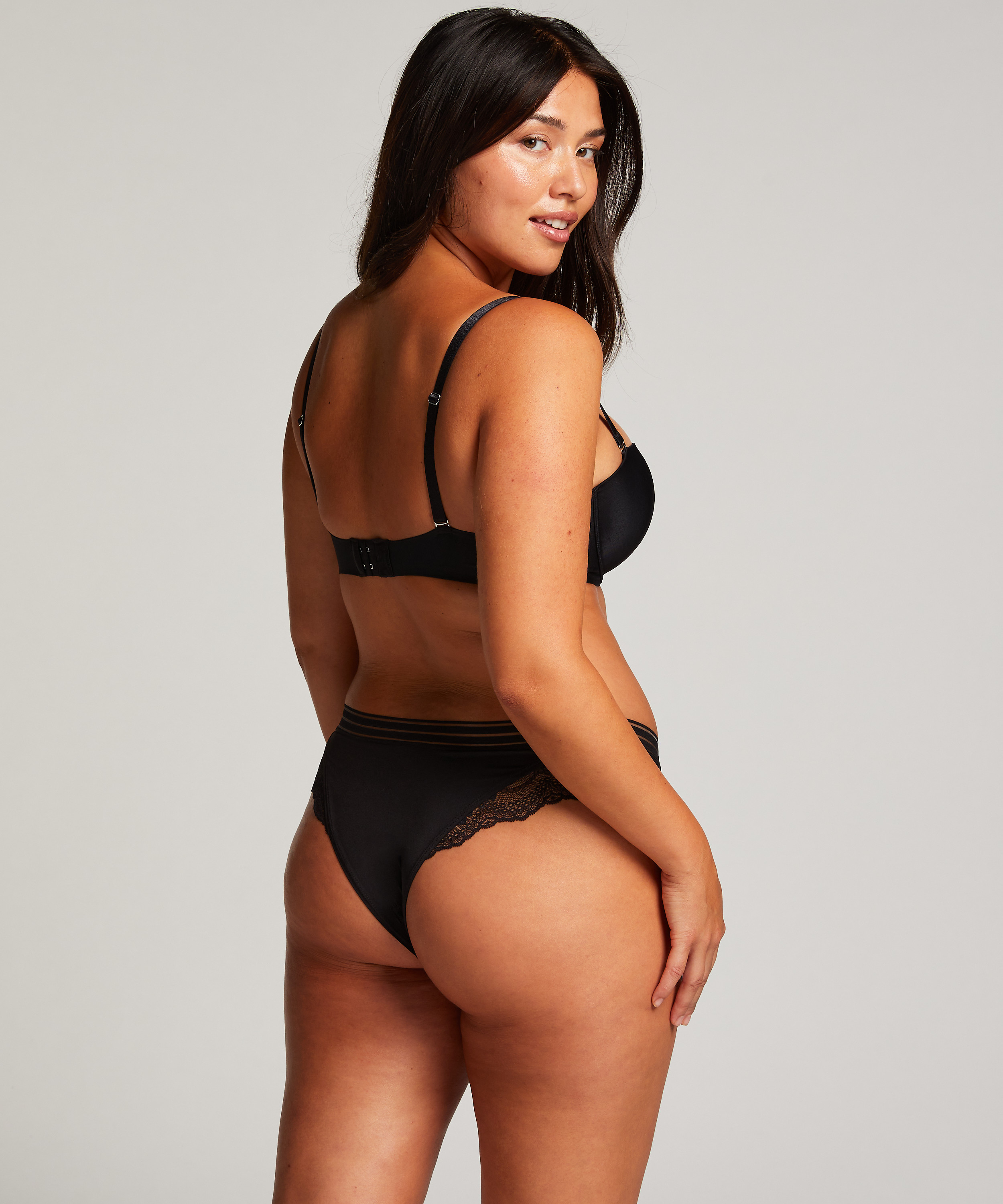 Slip br&eacute;silien &eacute;chancr&eacute; Sully, Noir, main