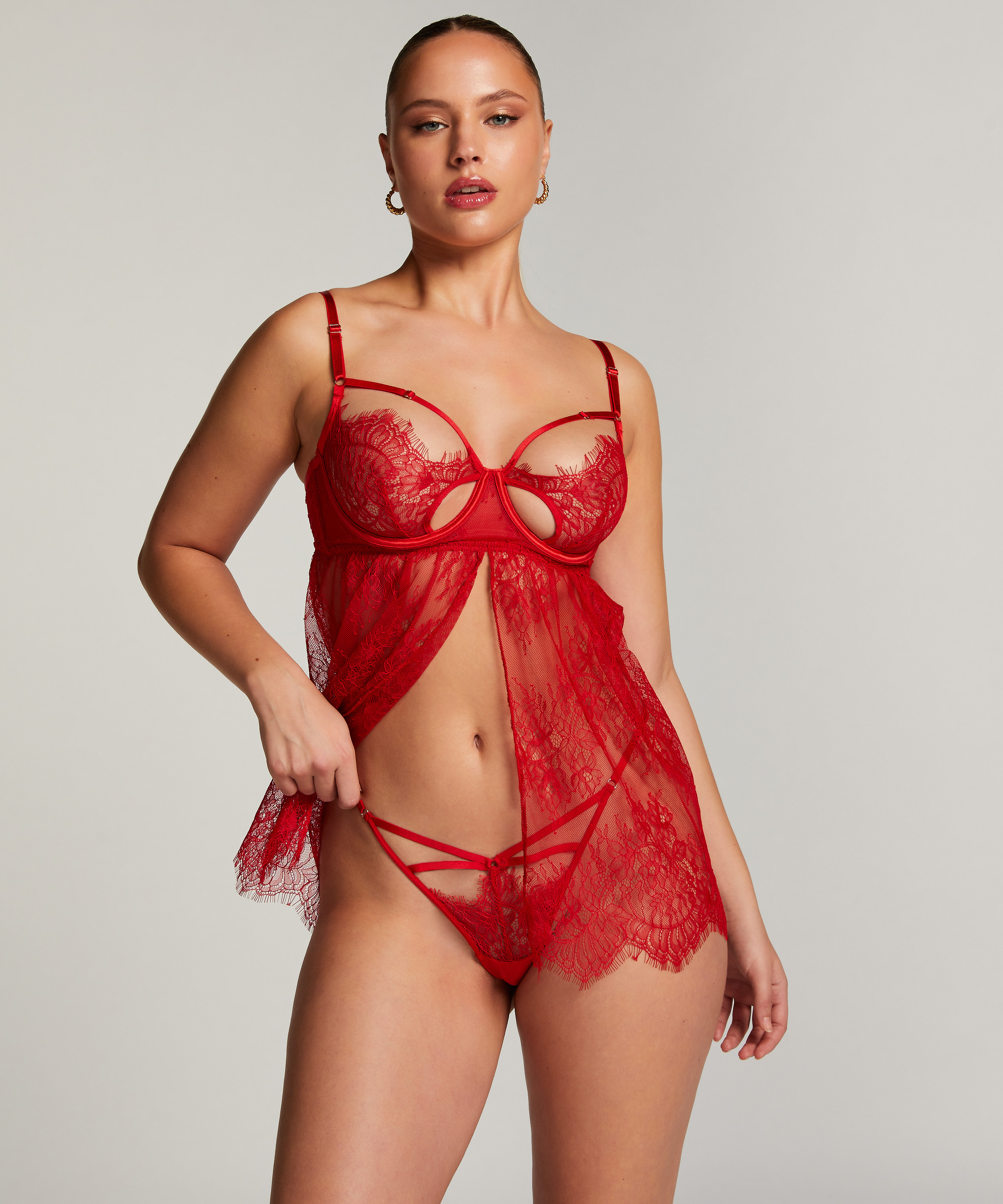 Babydoll Romance, Rouge, main