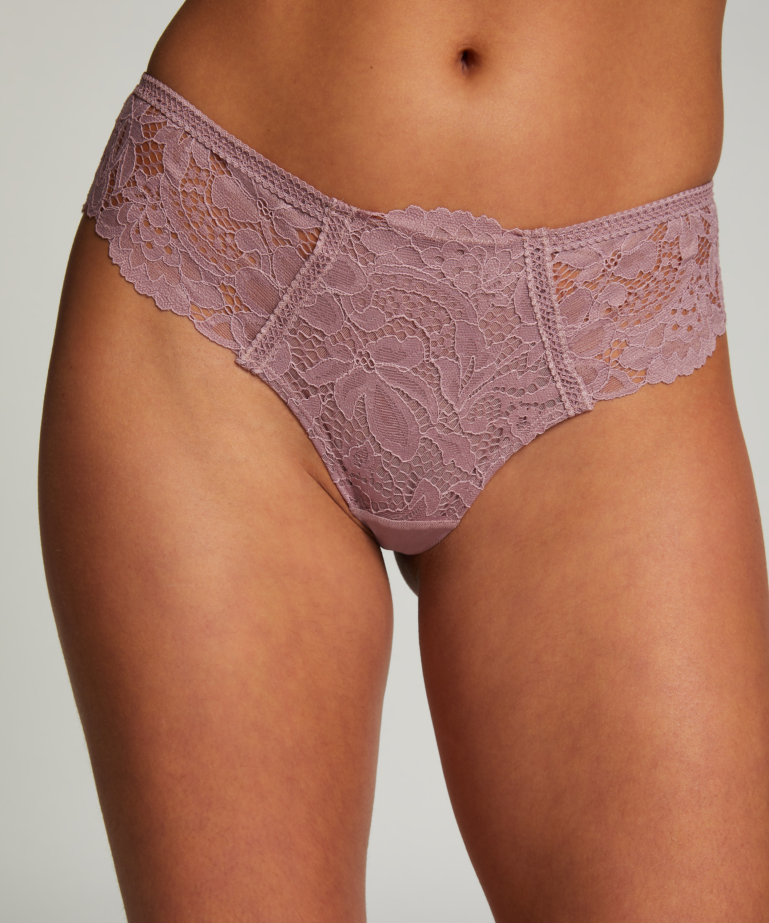 Slip brésilien Shiloh, Violet, main