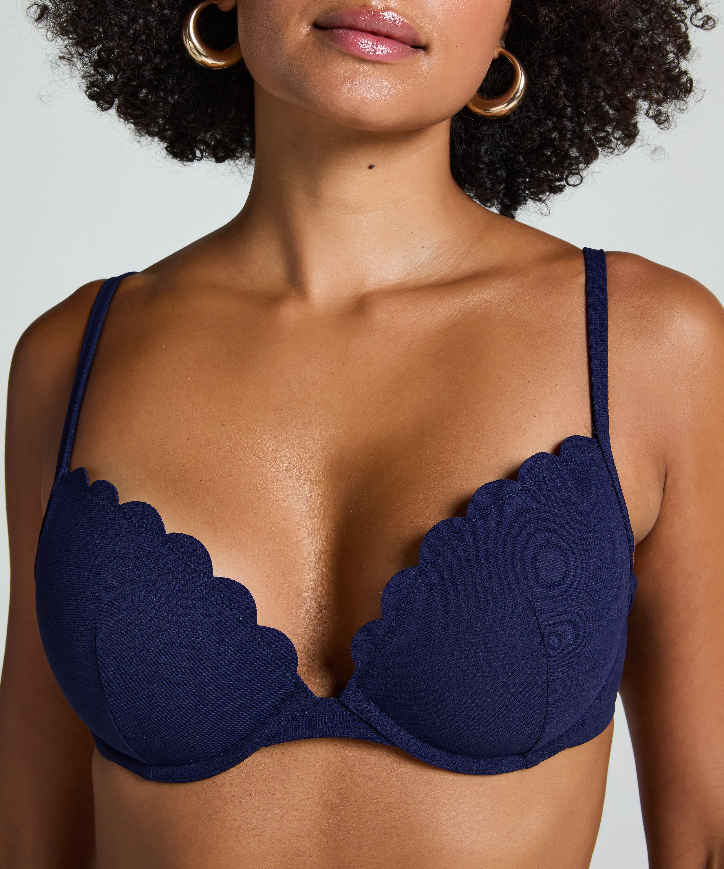 Haut de bikini à armatures à effet push-up préformé Scallop Taille A - E, Bleu, main