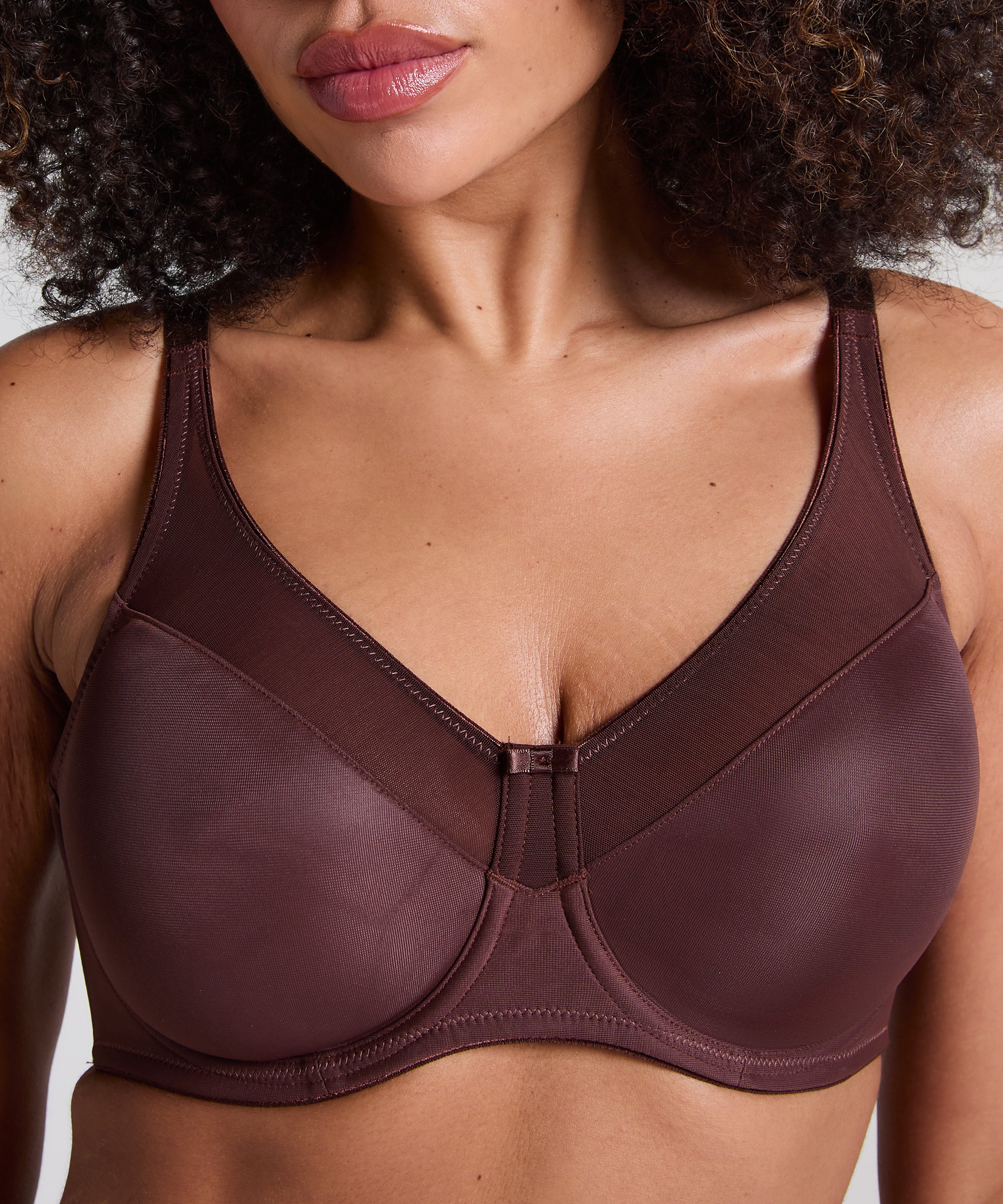 Soutien-gorge à armatures non-préformé minimiseur Nina, Marron, main