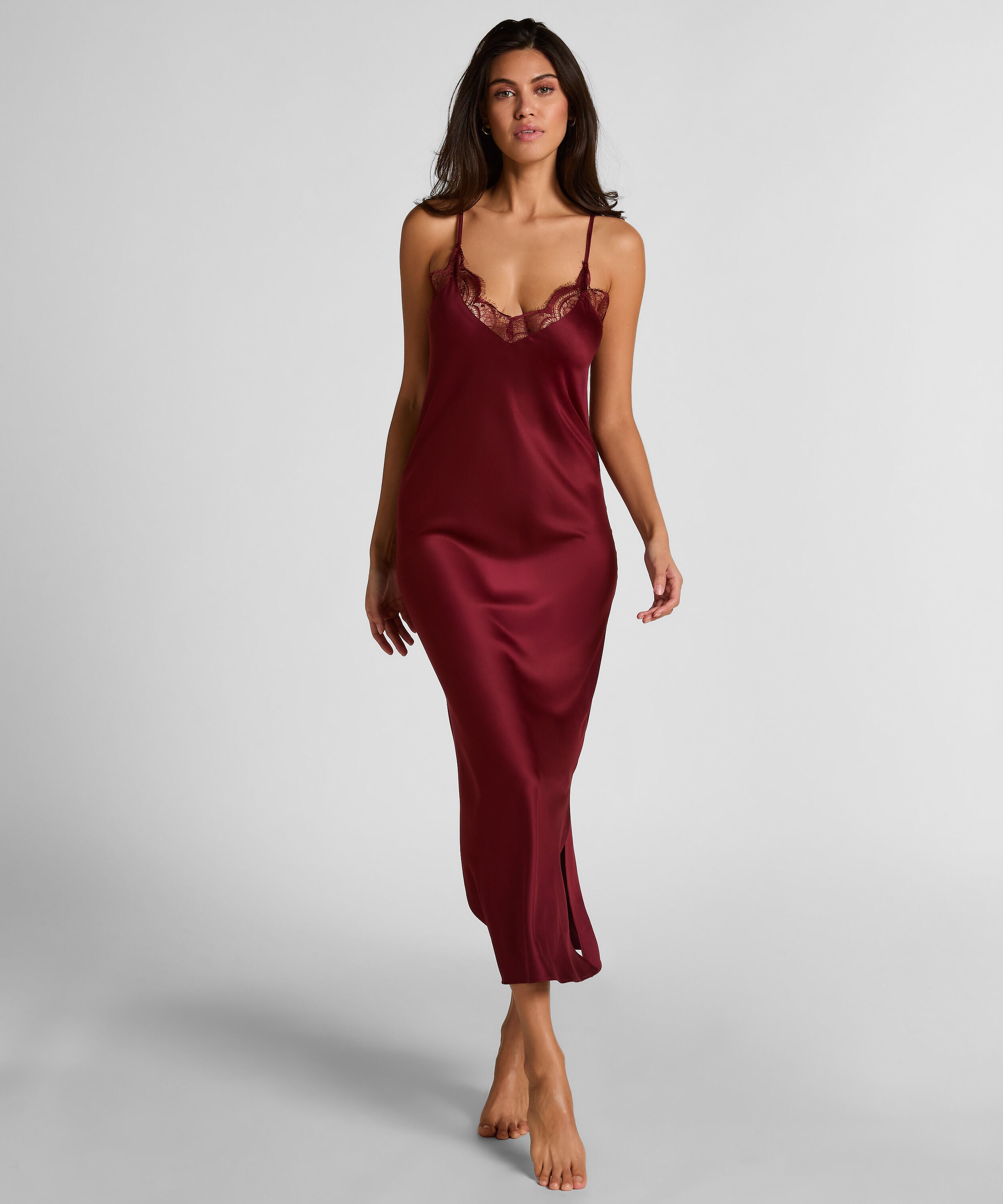 Nuisette longue en satin, Rouge Nuisette longue en satin, Rouge