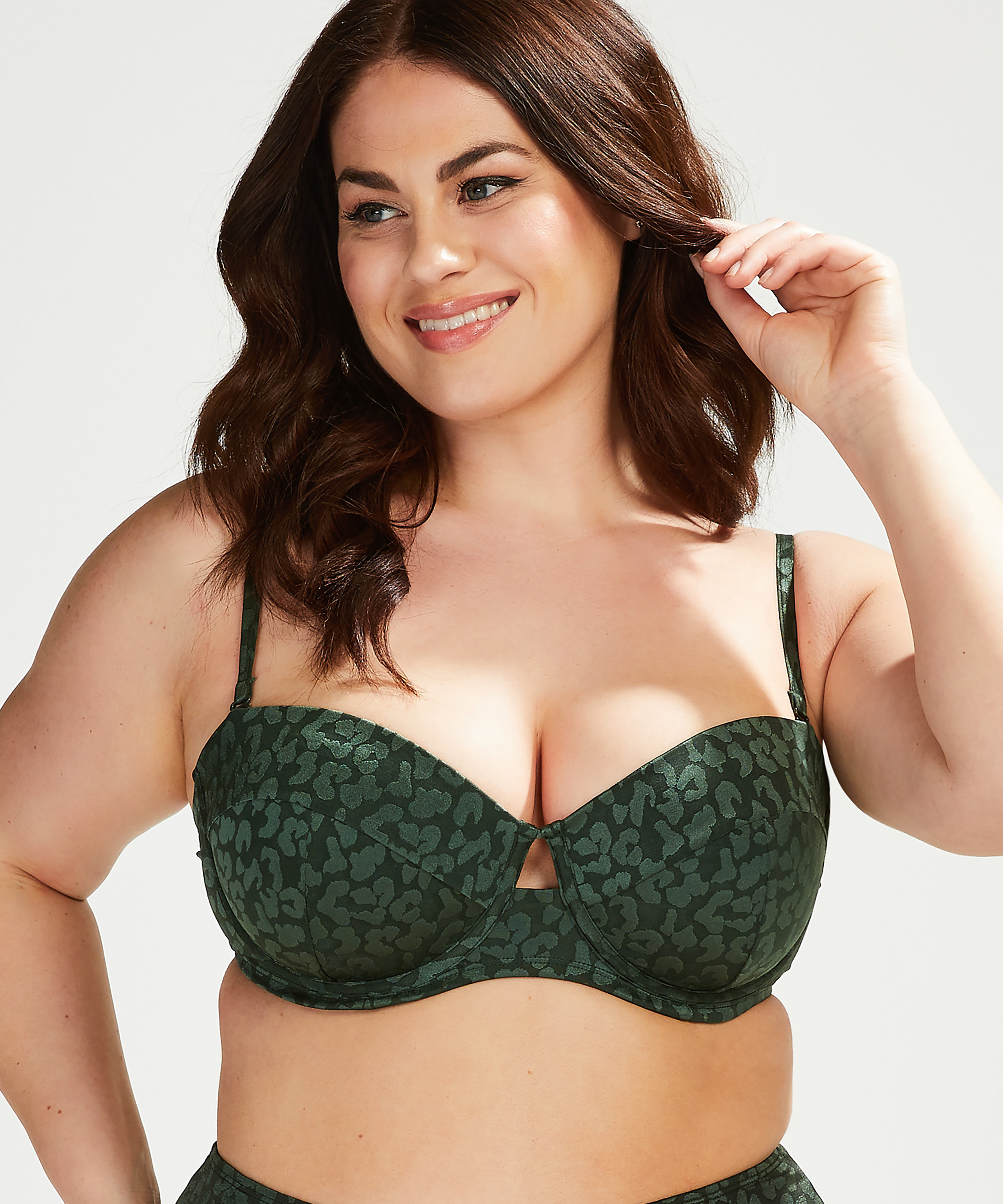 Haut de bikini à armatures préformé Tonal Leo Taille E +, Vert, main