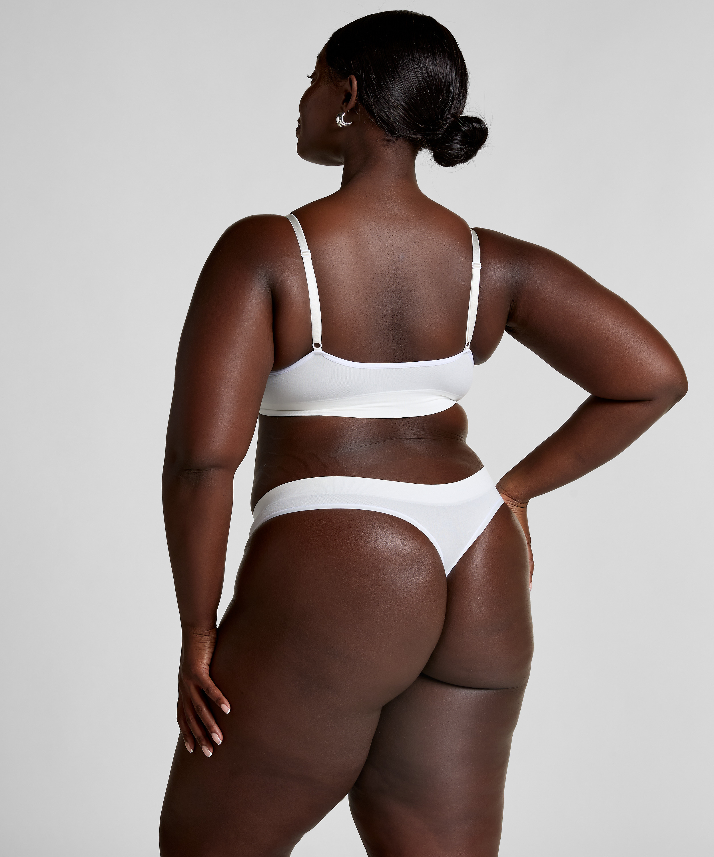 String Dide, Blanc, main