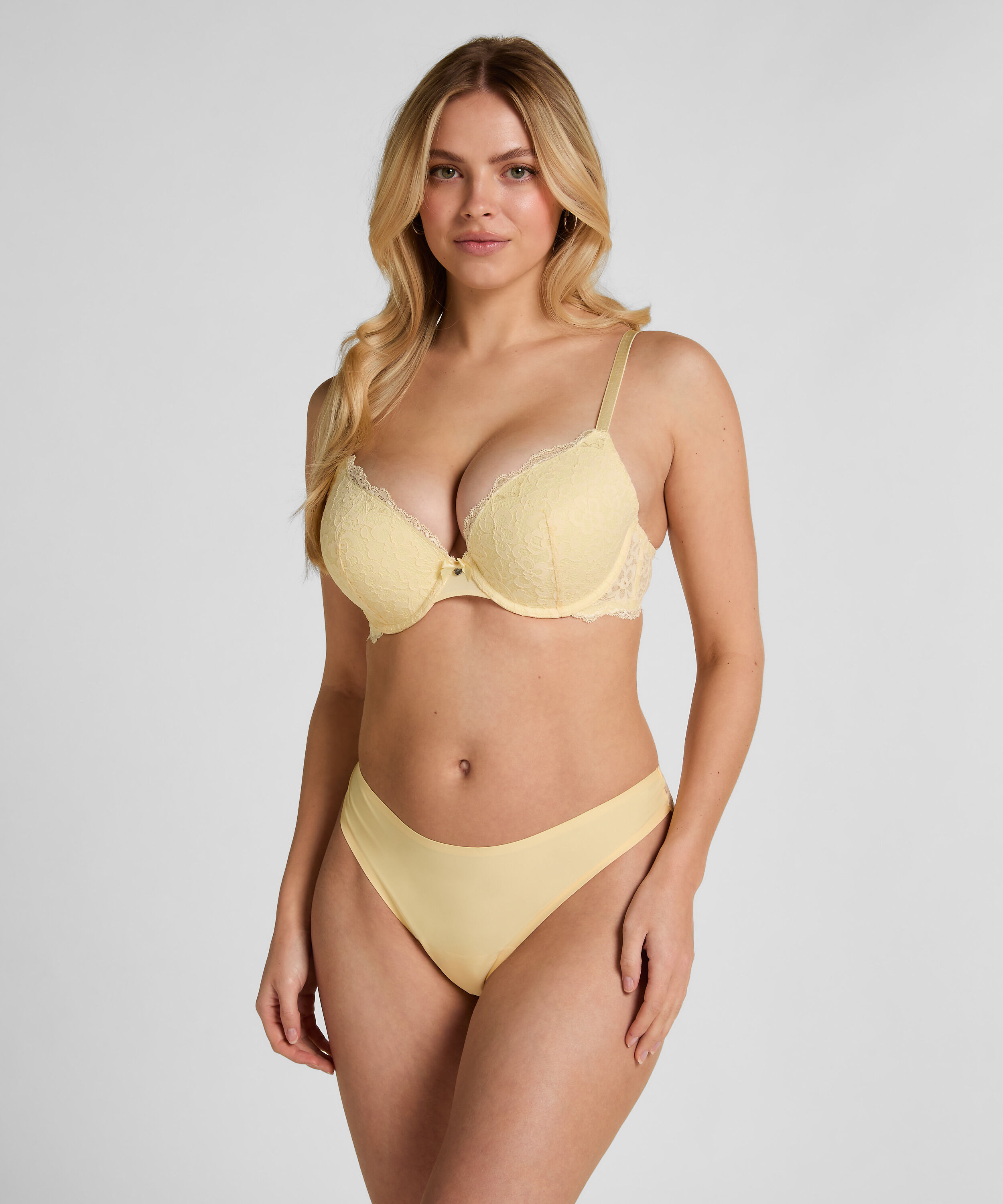 String Invisible Lace back, Jaune